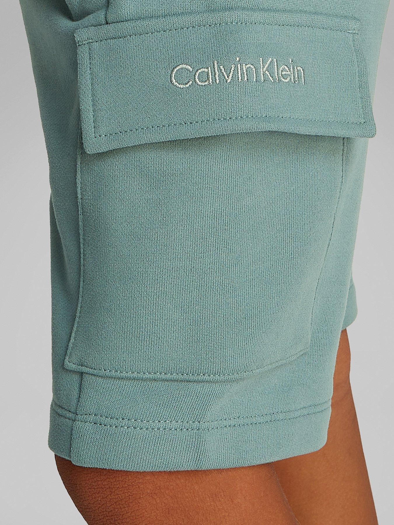 calvin-klein-jeans-boys-peached-terry-cargo-short-greenoutfit