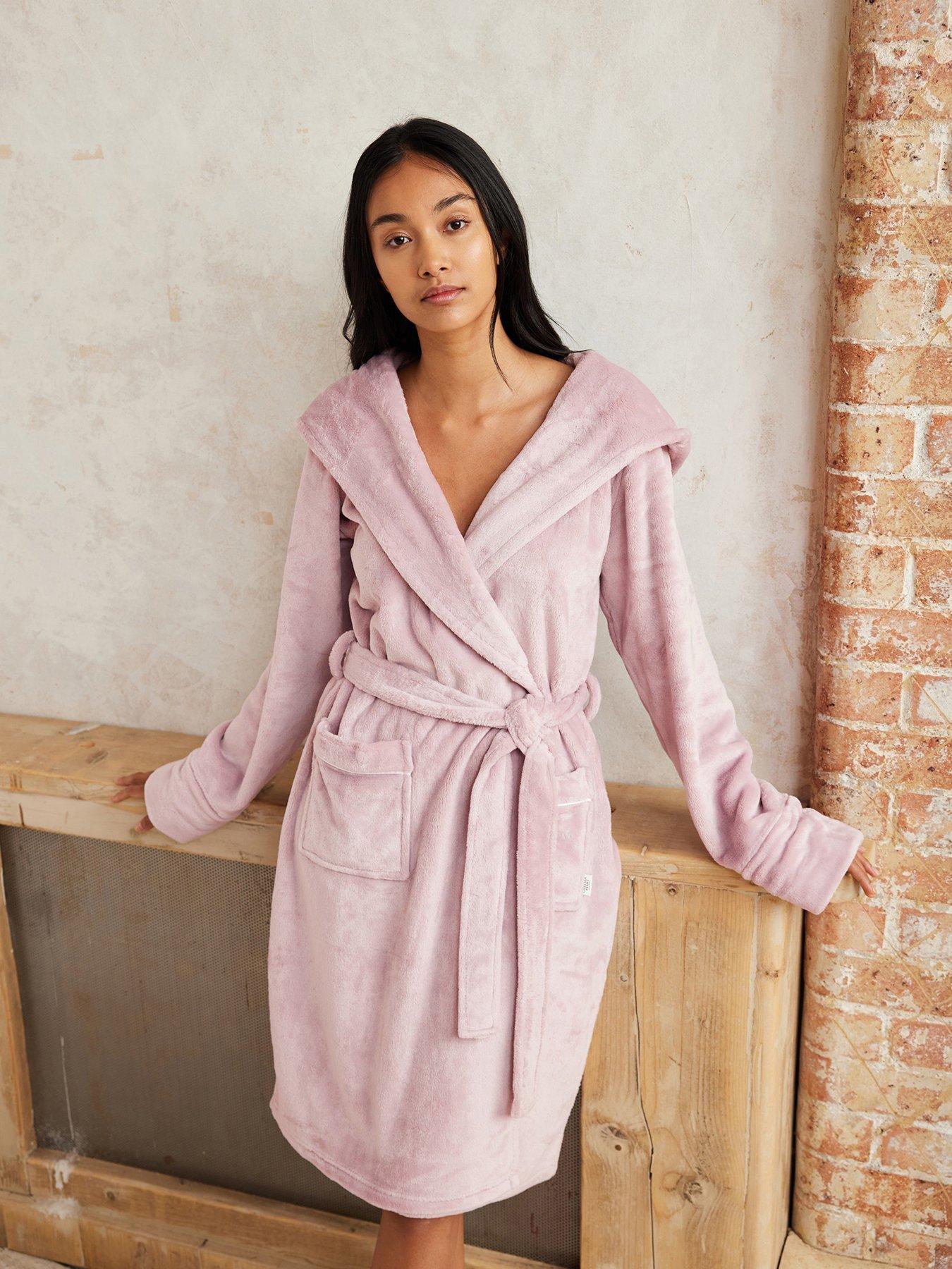 chelsea-peers-classic-robe-sealskin-fleecefront