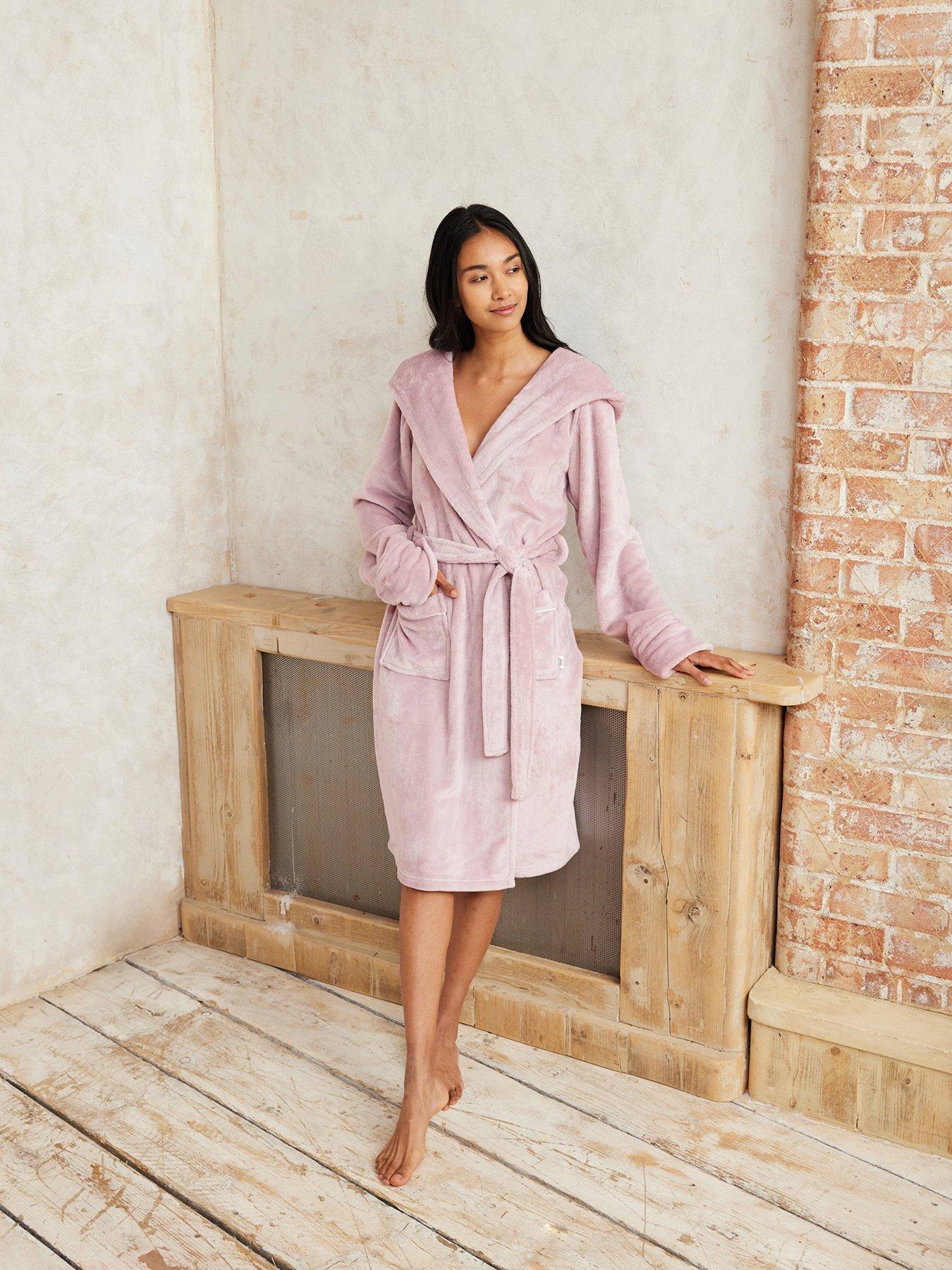 chelsea-peers-classic-robe-sealskin-fleeceback