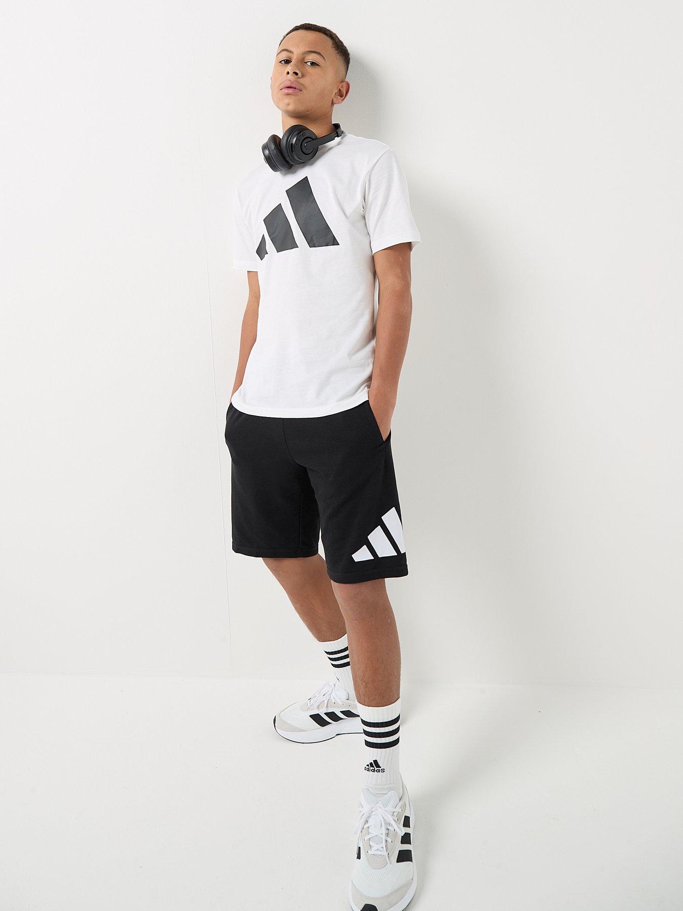 Image 3 of 6 of adidas Sportswear Junior Boys Essentials T-Shirt &amp; Shorts Set - White