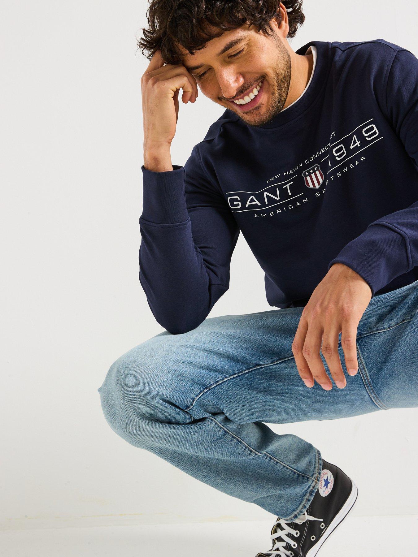 gant-graphic-crew-neck-sweatshirt-dark-blueoutfit