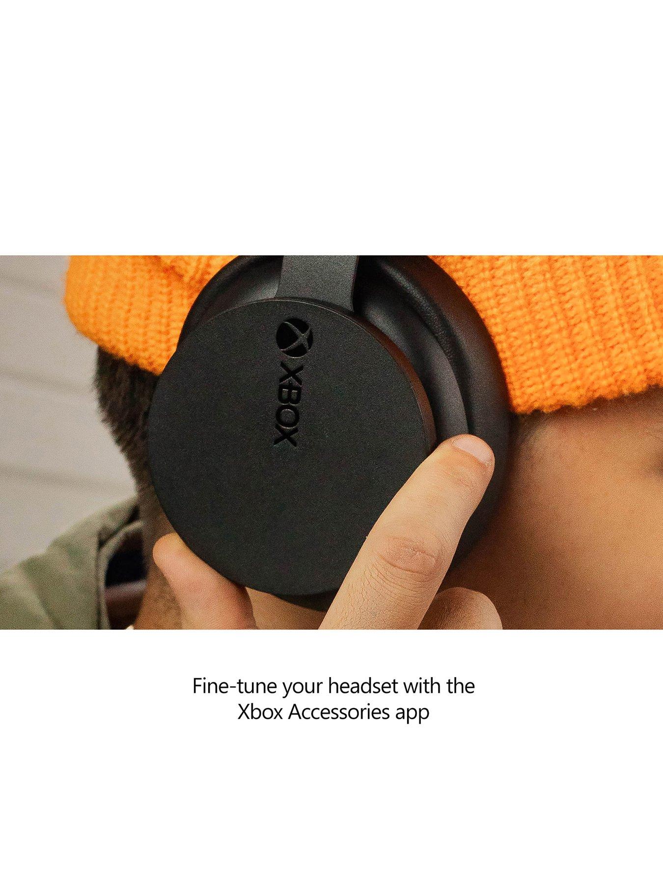 Image 4 of 8 of Xbox Wireless Headset &ndash; Xbox Series X|S, Xbox One, and Windows Devices