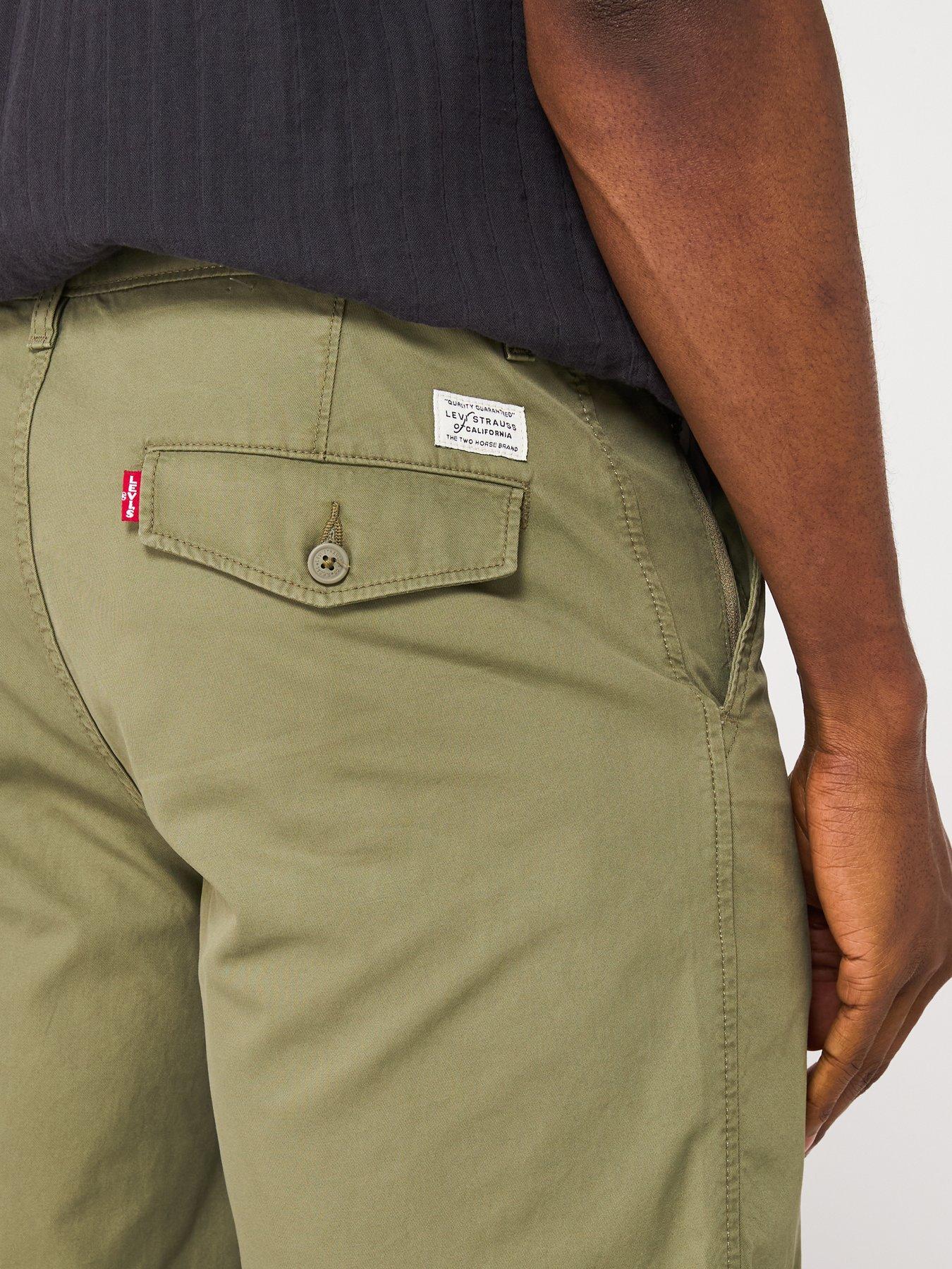 levis-authentic-vintage-straight-chino-shorts--dark-greenoutfit