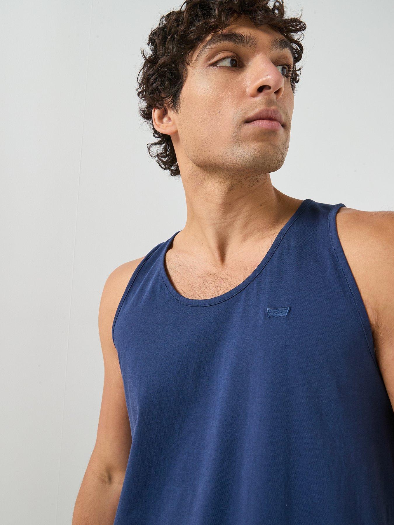 levis-housemark-logo-vest--navyoutfit