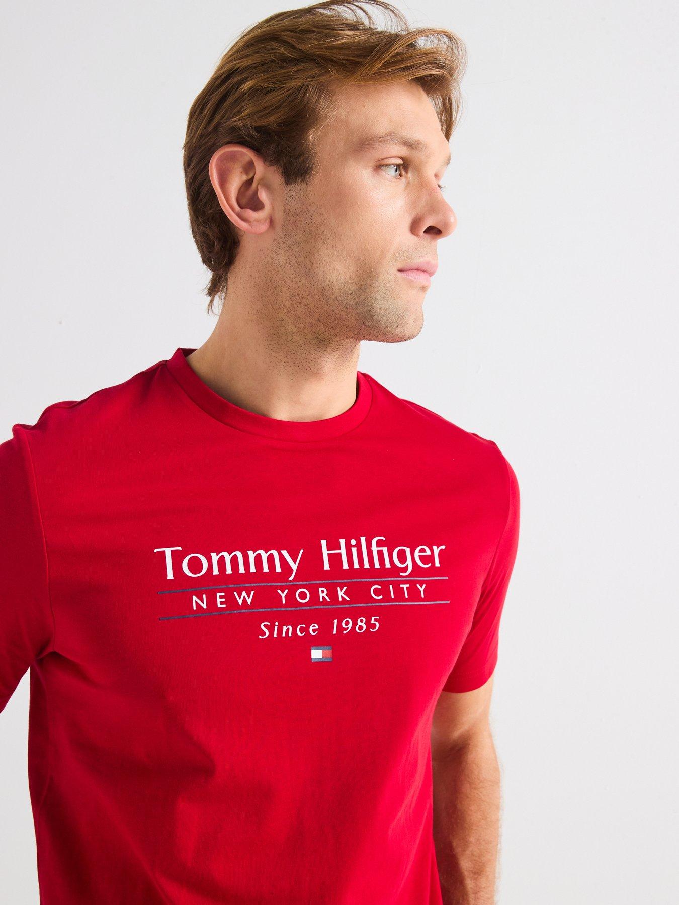 tommy-hilfiger-tommy-hilfiger-hilfiger-center-stack-logo-t-shirt-redoutfit
