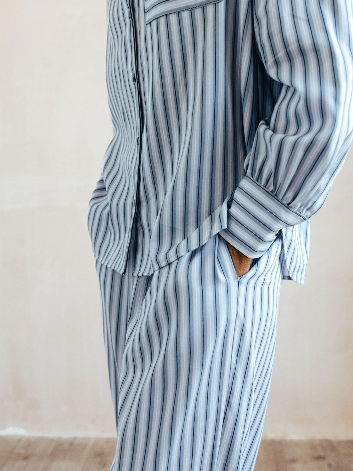 chelsea-peers-chelsea-peers-long-button-up-woven-cottonoutfit