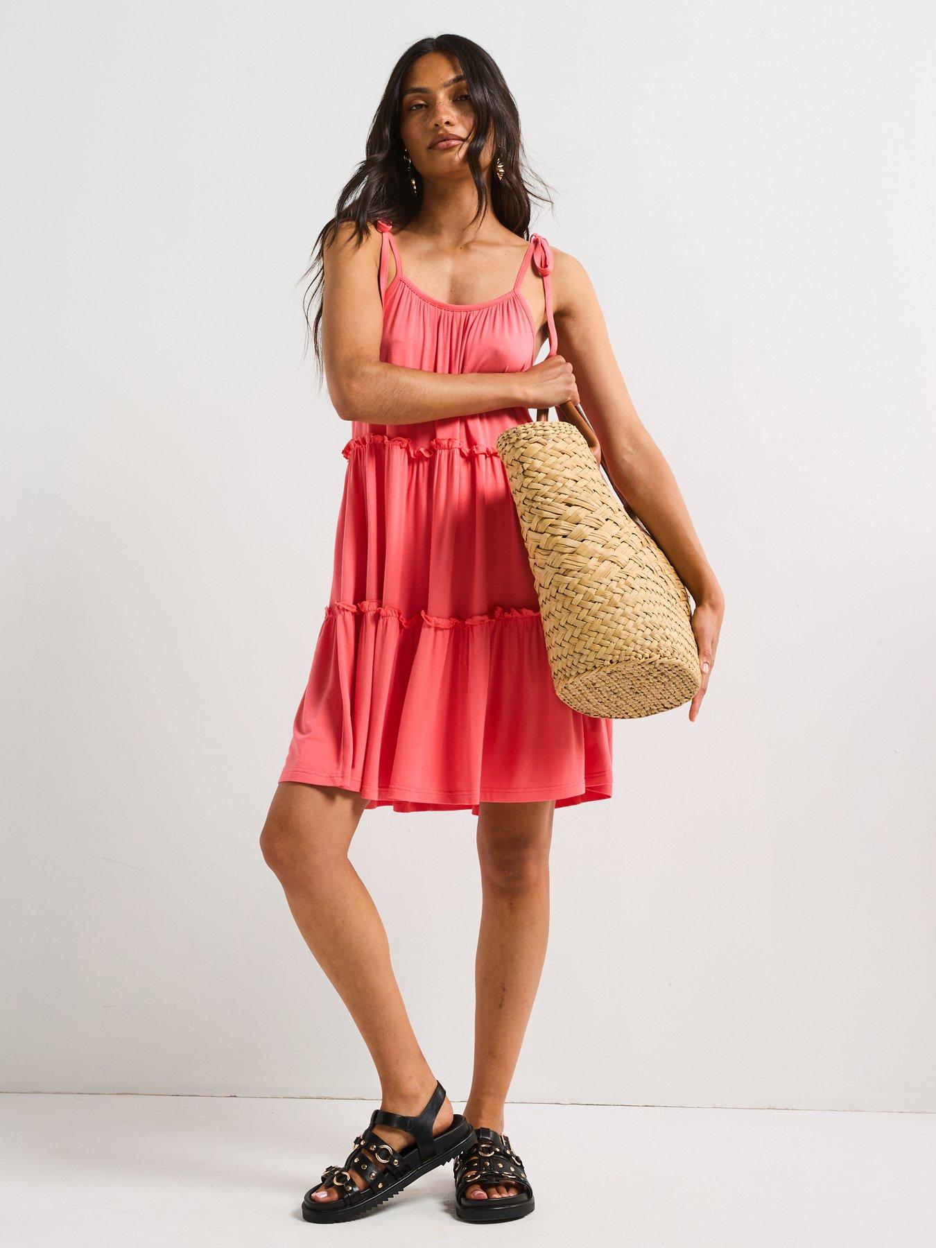 everyday-hol-shop-tired-dress-pinkback
