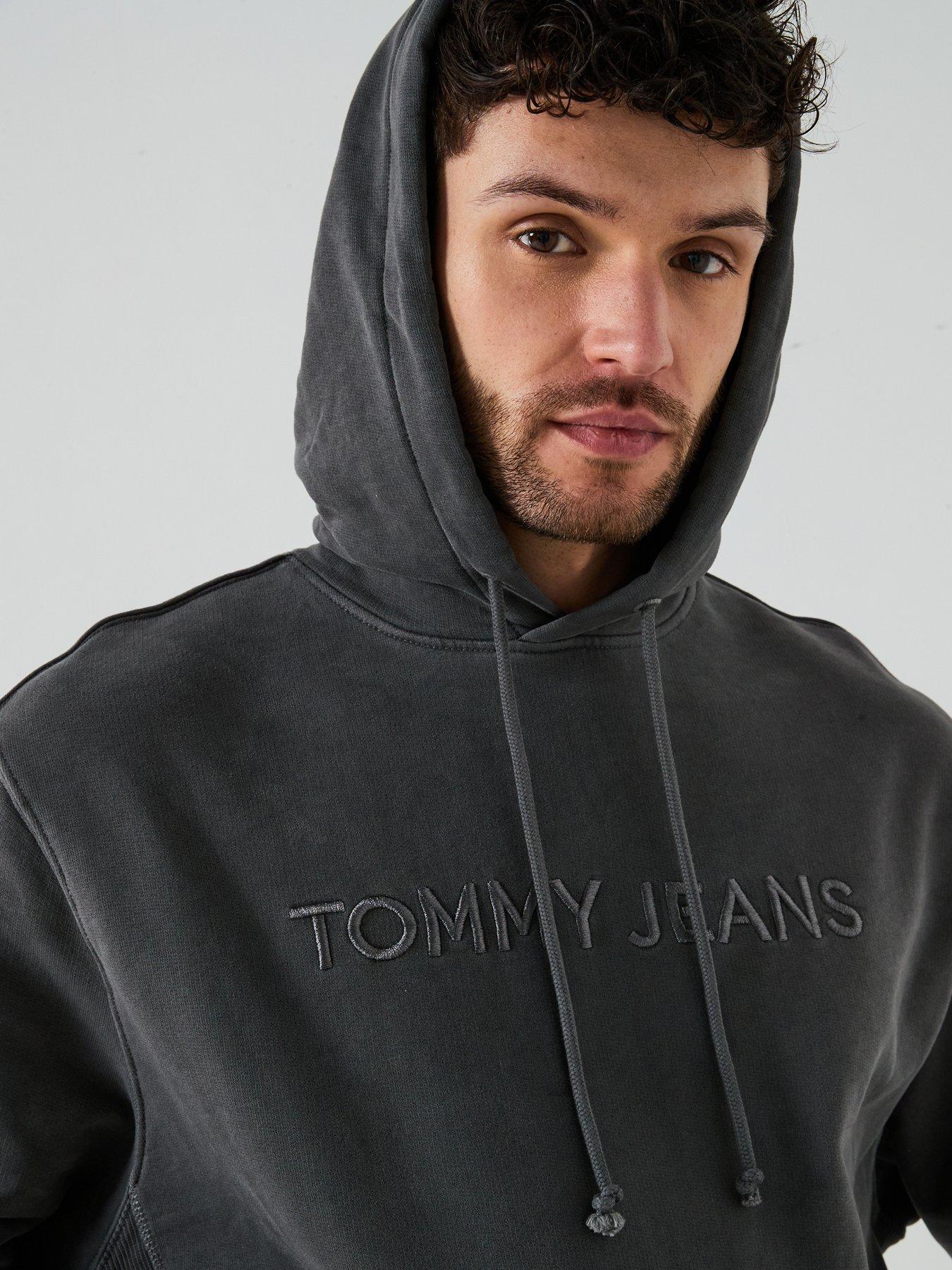 Image 5 of 6 of Tommy Jeans Relaxed Label Logo Hoodie - Black