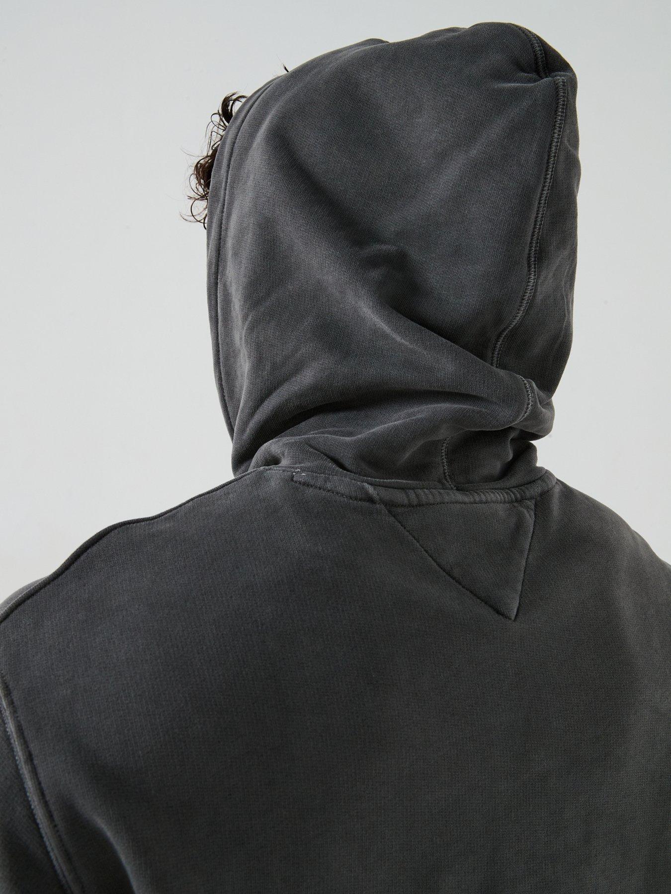 Image 6 of 6 of Tommy Jeans Relaxed Label Logo Hoodie - Black