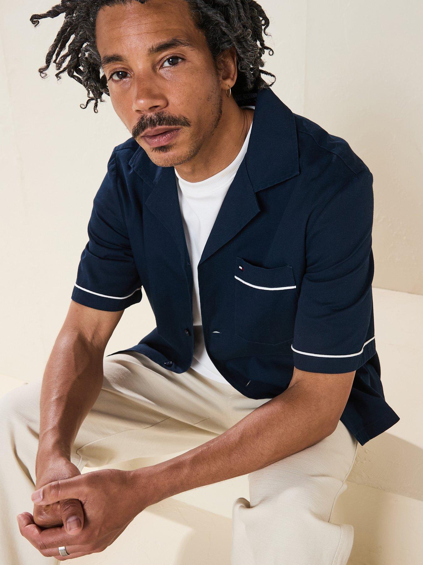 Image 4 of 6 of Tommy Jeans Camp Collar Back Logo Short Sleeve Shirt - Navy