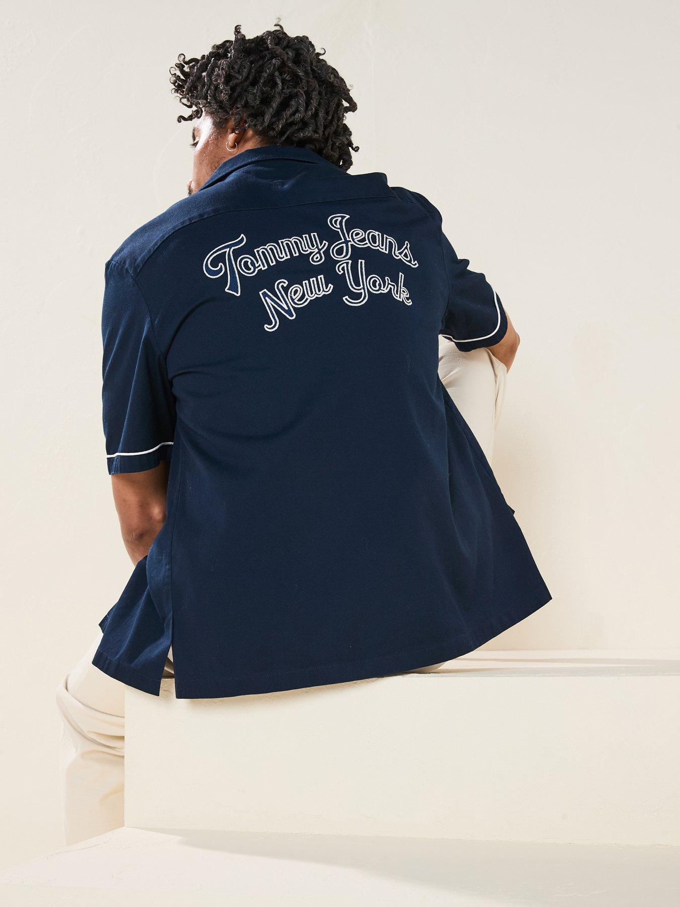 Image 5 of 6 of Tommy Jeans Camp Collar Back Logo Short Sleeve Shirt - Navy