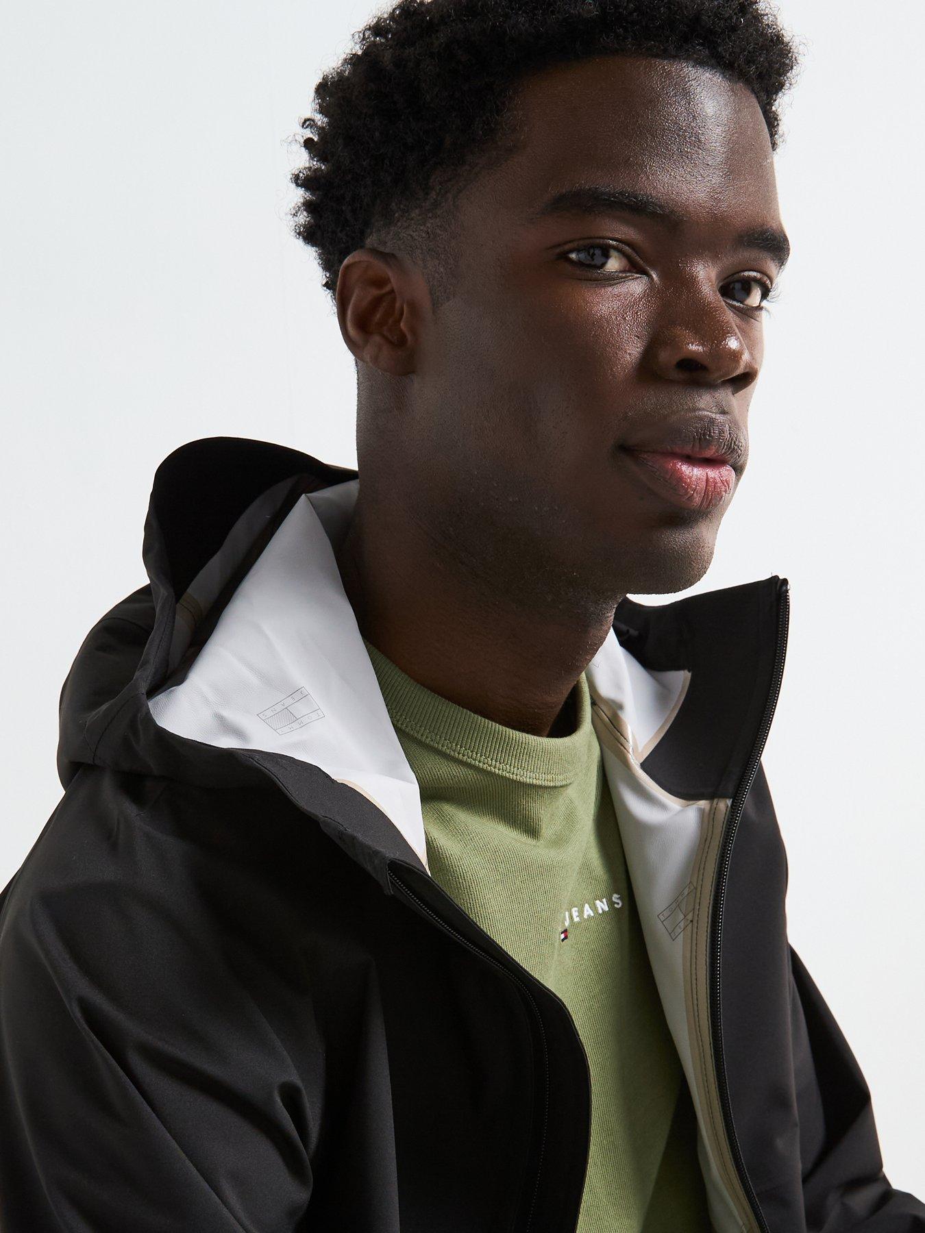 tommy-jeans-tech-lightweight-windbreaker-blackdetail