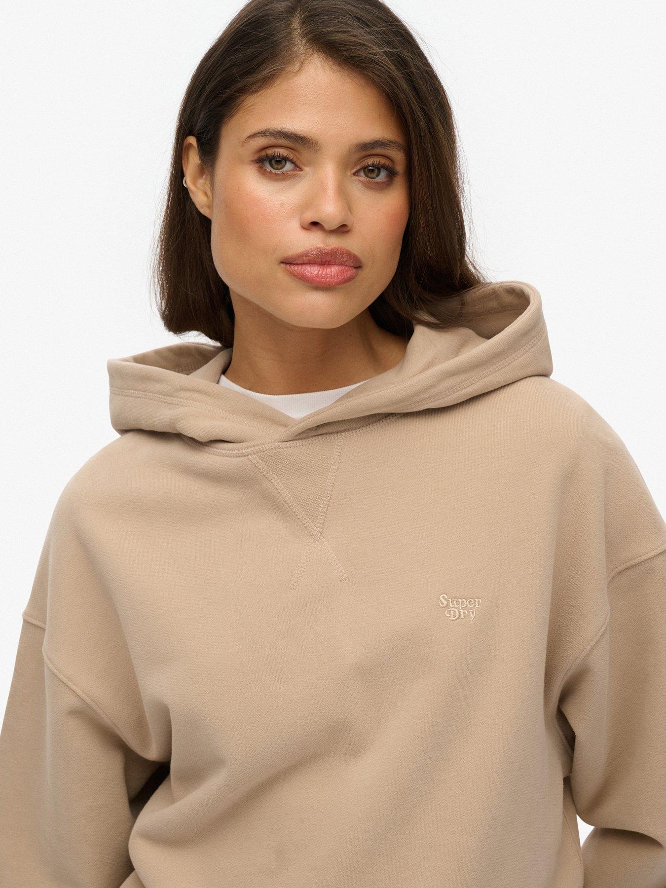 superdry-studios-hoodie-taupeoutfit
