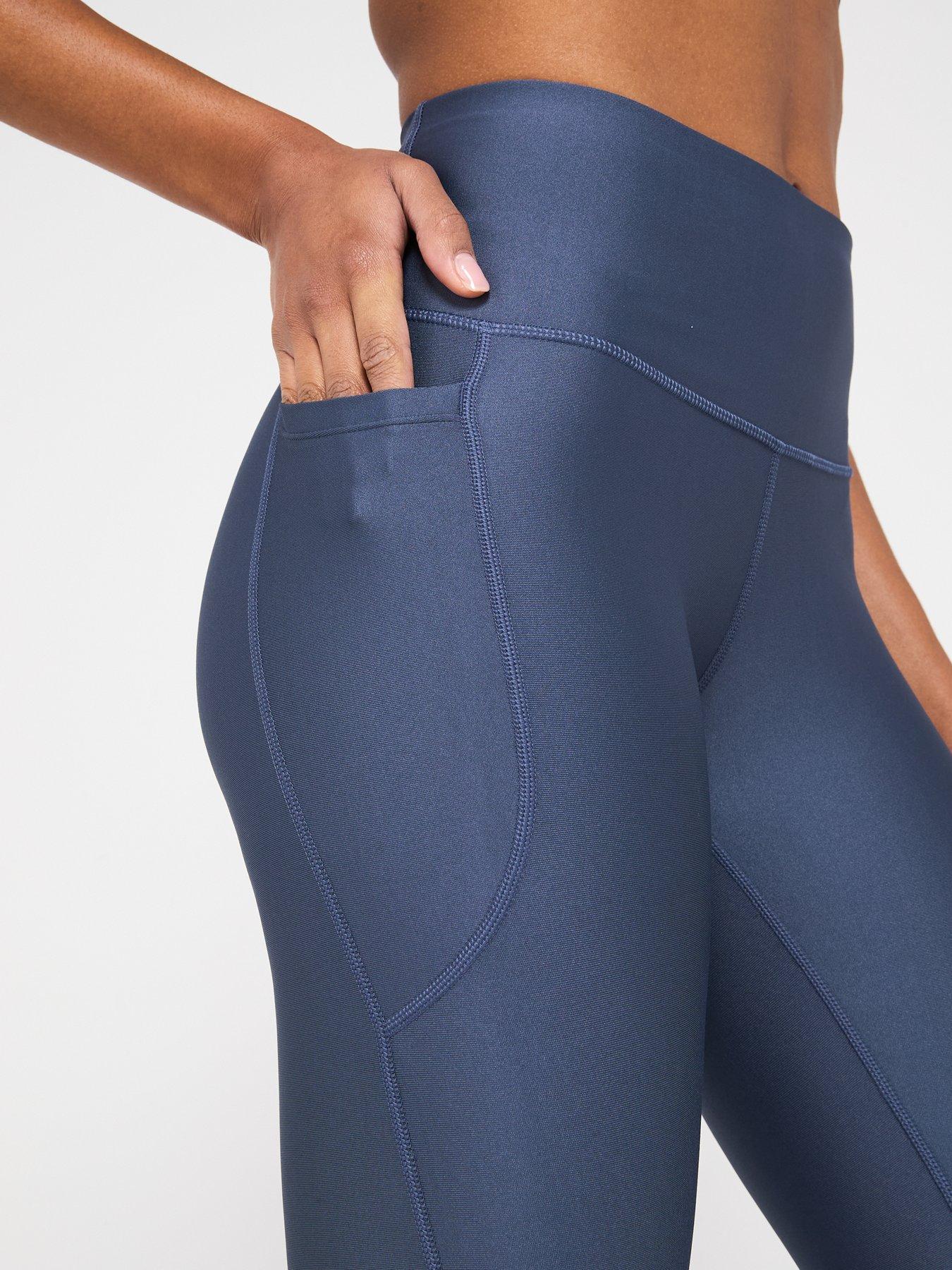 under-armour-womens-training-tech-branded-tights-greyoutfit