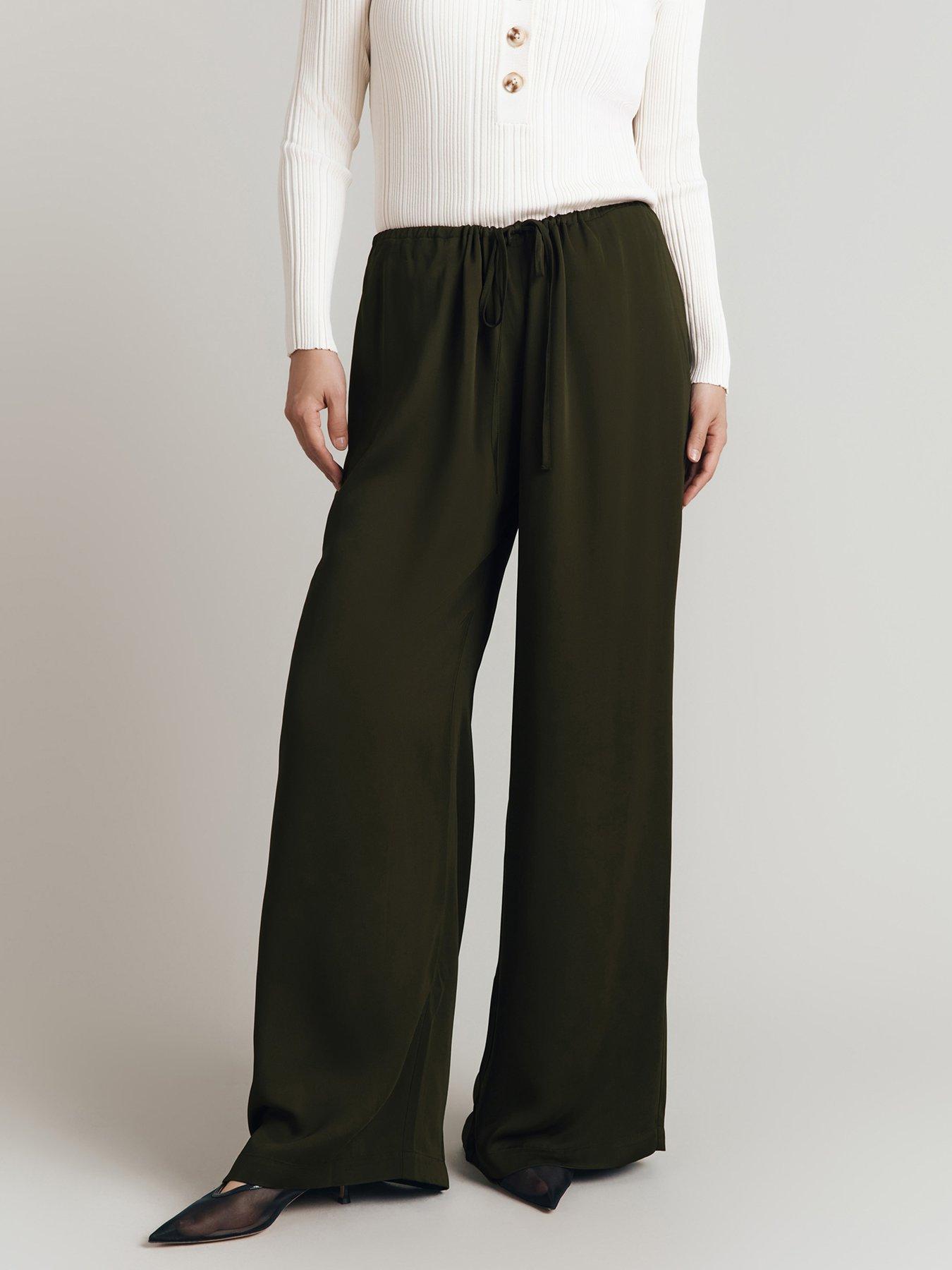 ghost-aspen-trousers-dark-greenoutfit