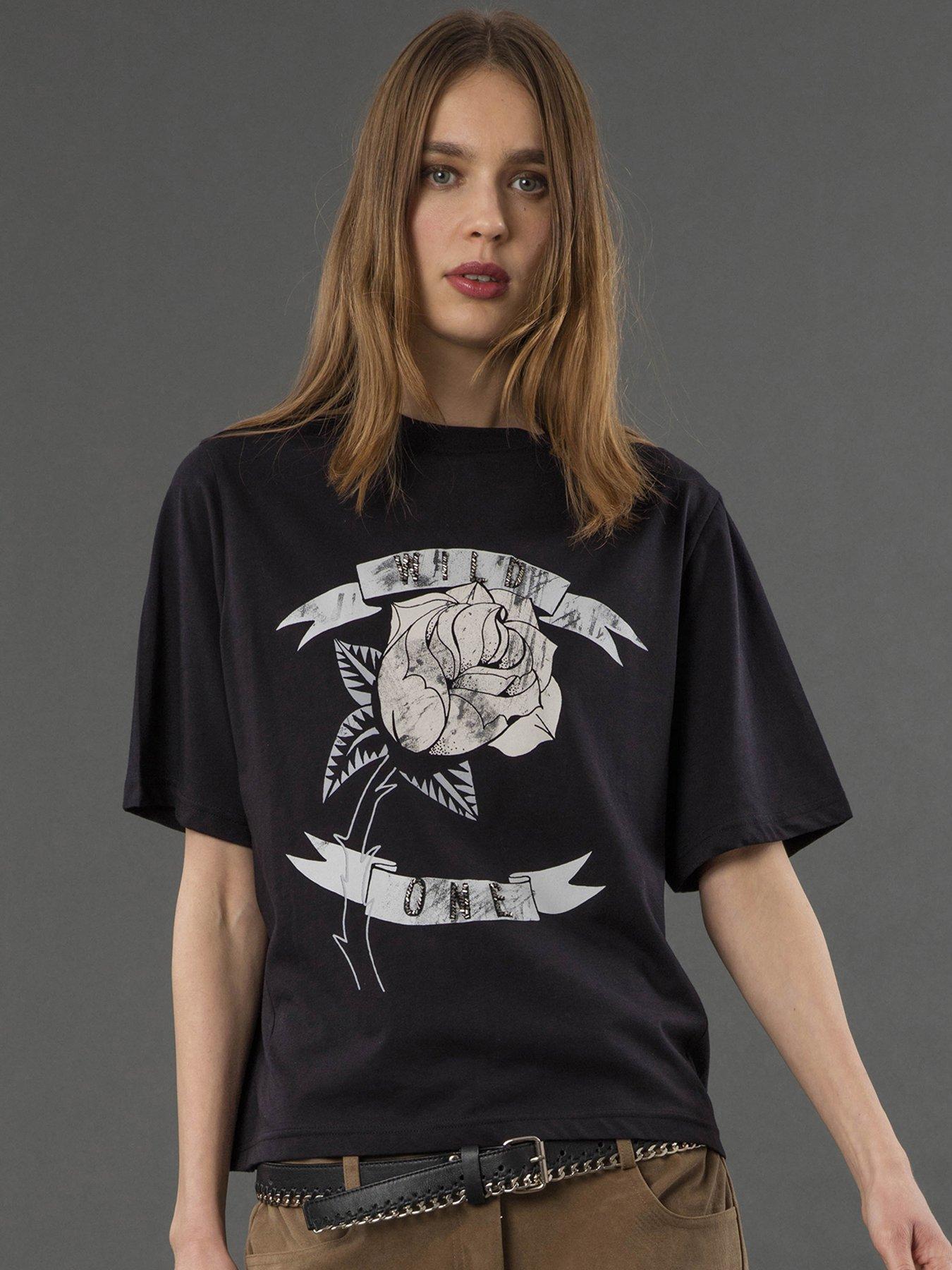 religion-relaxed-fitted-elegance-graphic-t-shirt-with-rose-black