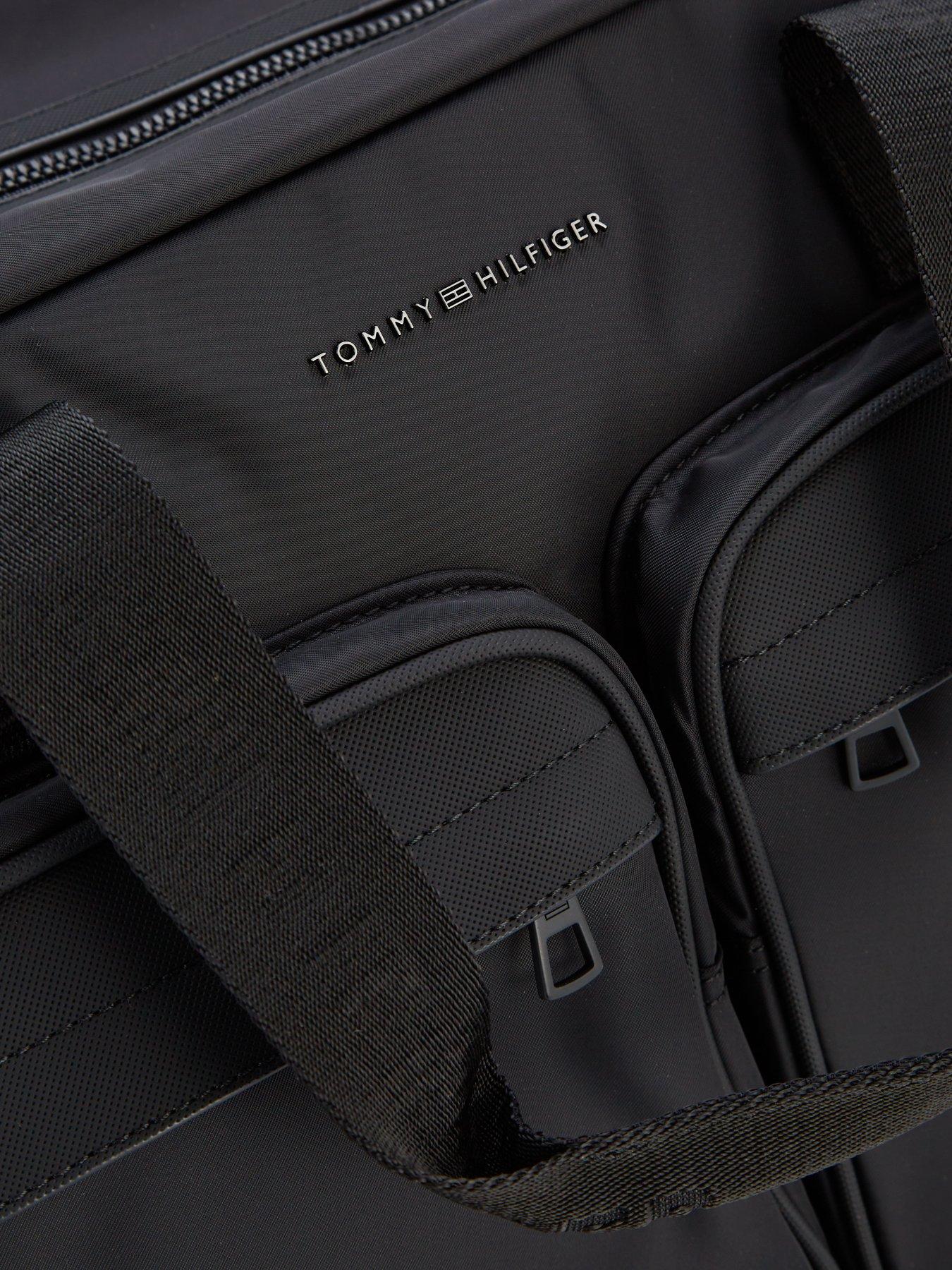 tommy-hilfiger-repreve-duffle-bag-blackoutfit