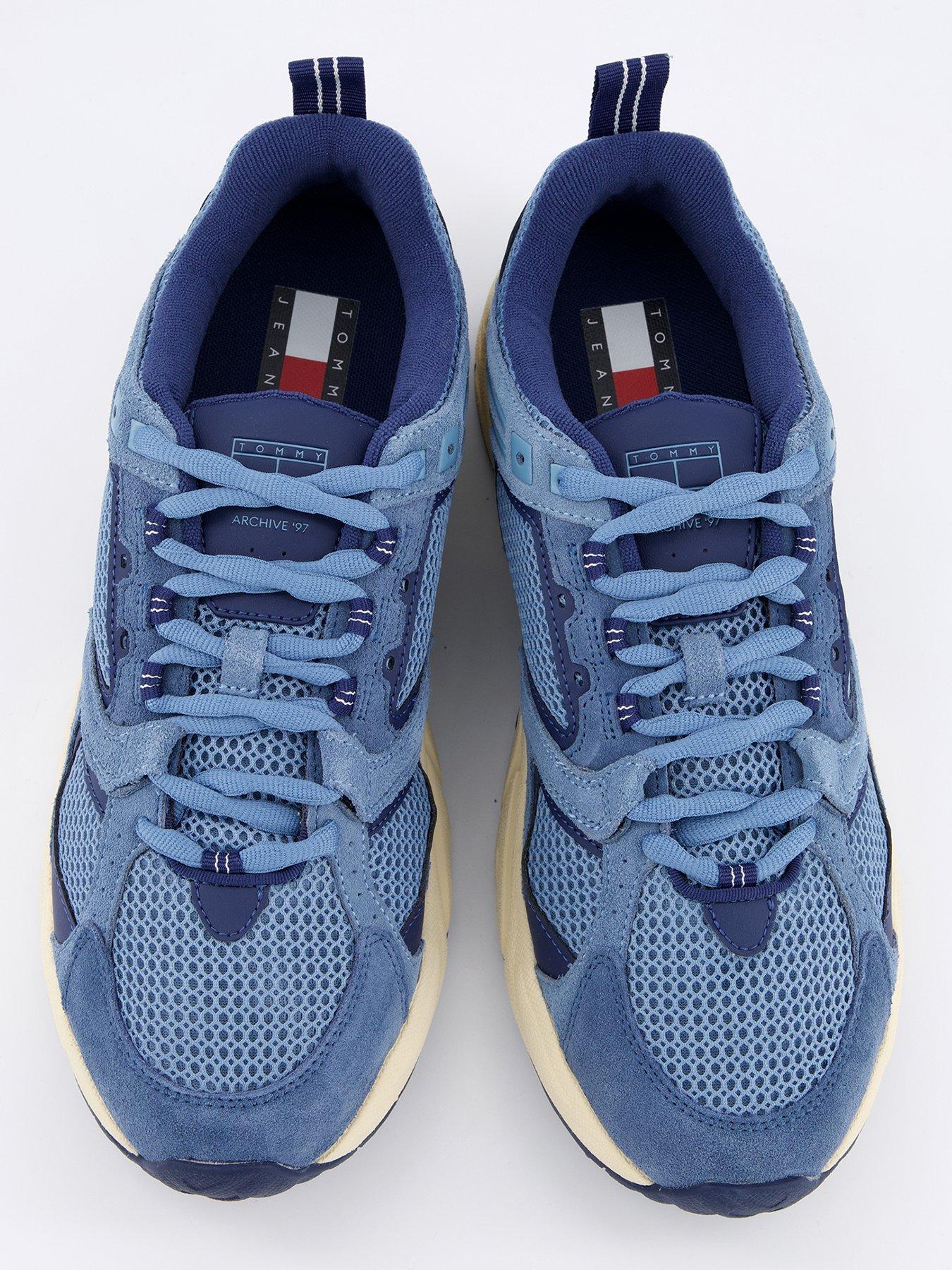tommy-jeans-archive97-trainers-blueoutfit