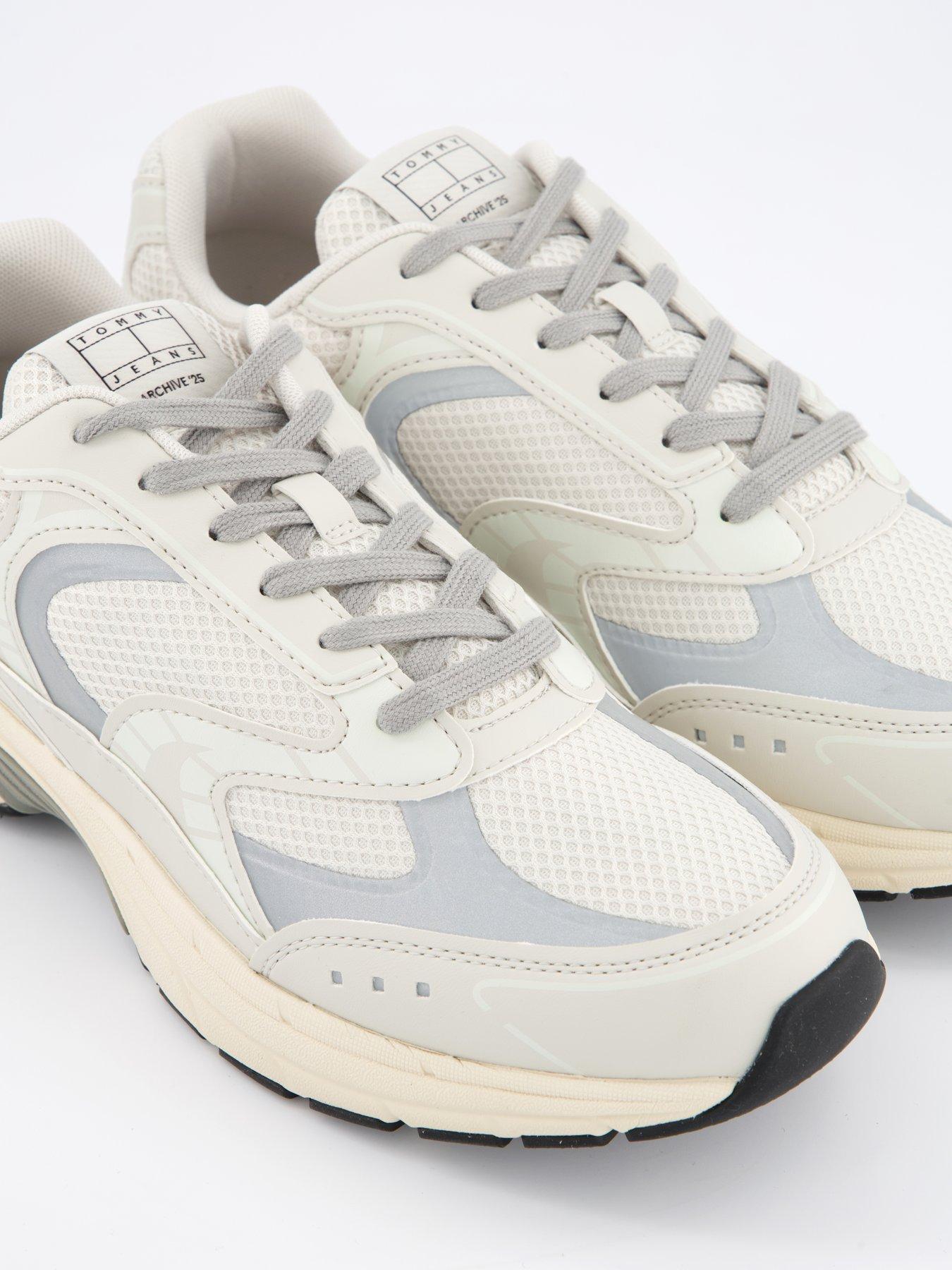 Image 5 of 7 of Tommy Jeans Archive'25 Trainers - Light Grey