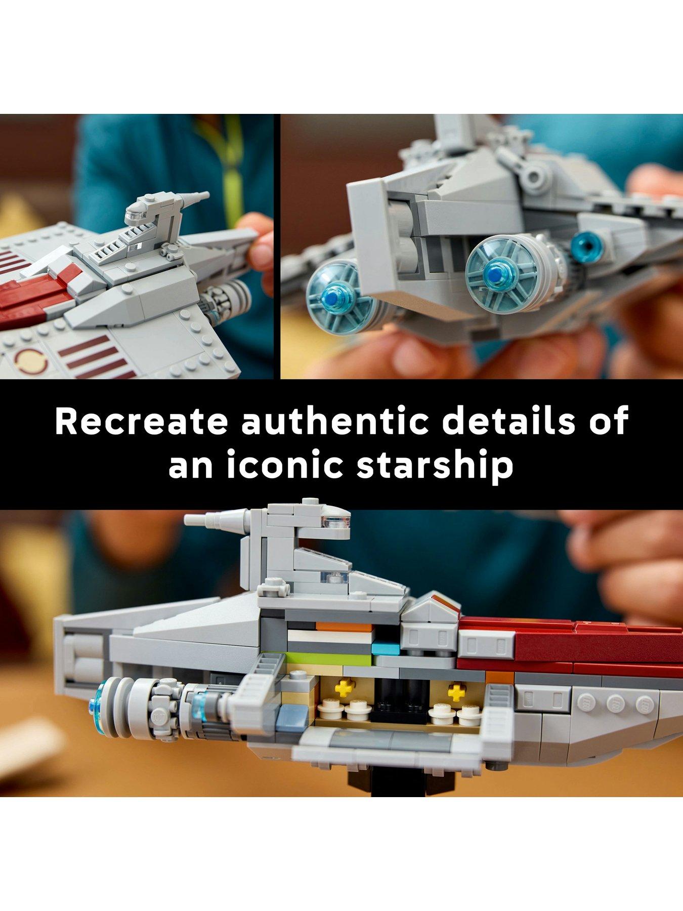 lego-star-wars-acclamator-class-assault-ship-75404outfit