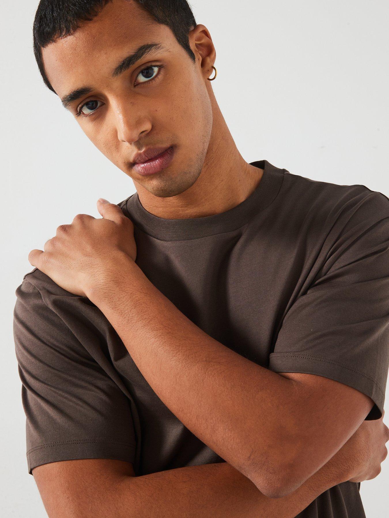 mango-bellow-short-sleeved-regular-fit-t-shirt-dark-greyoutfit