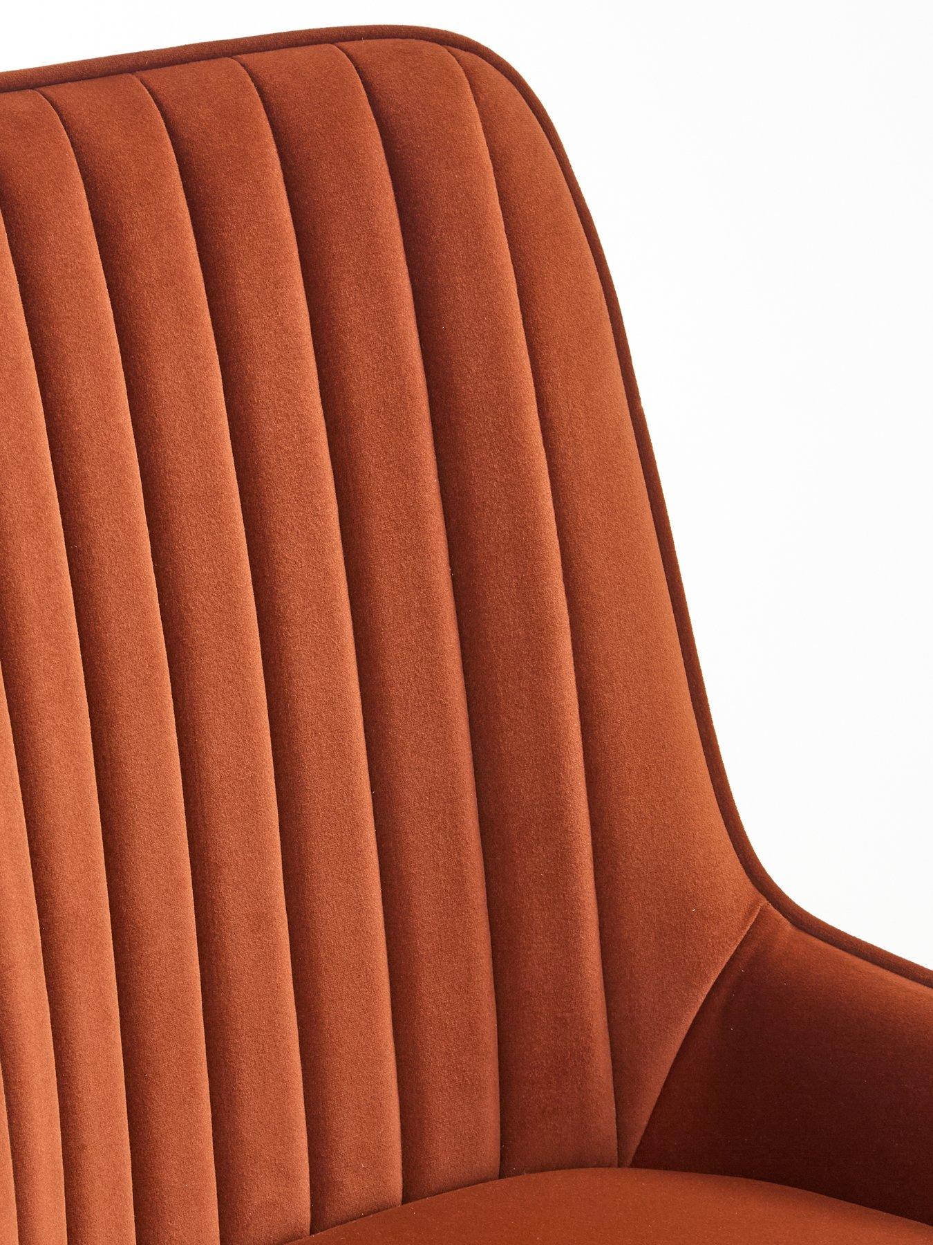 the-very-collection-marlow-110nbspcm-blacknbspround-dining-table-4-marlow-rust-chairsdetail