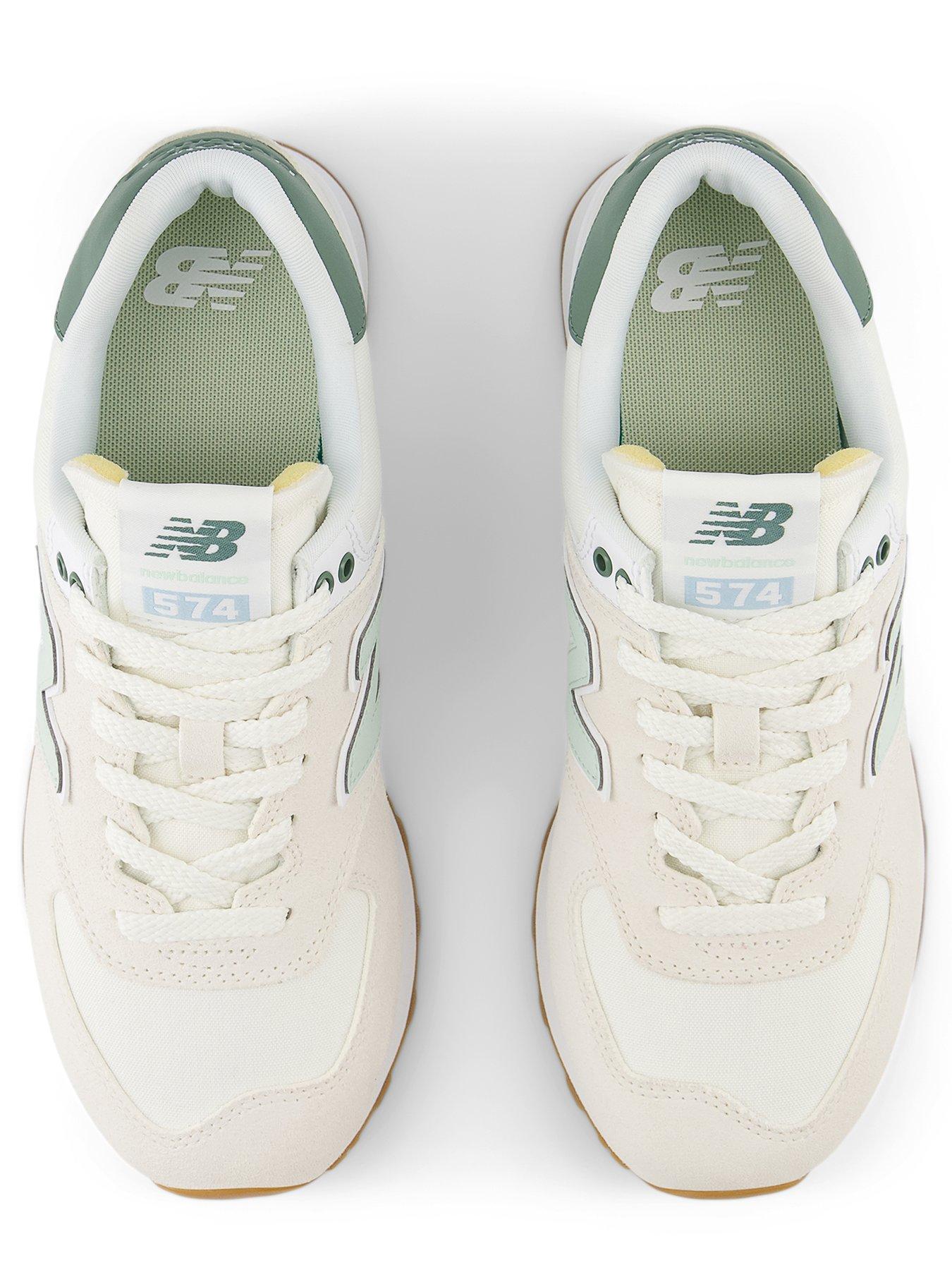 new-balance-womens-574-trainers-whiteoutfit
