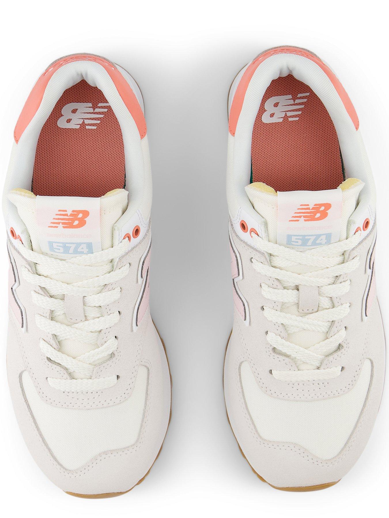 new-balance-womens-574-trainers-whiteoutfit