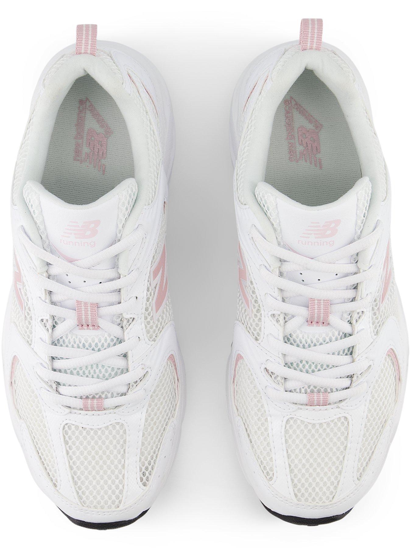 new-balance-womens-530-trainersoutfit