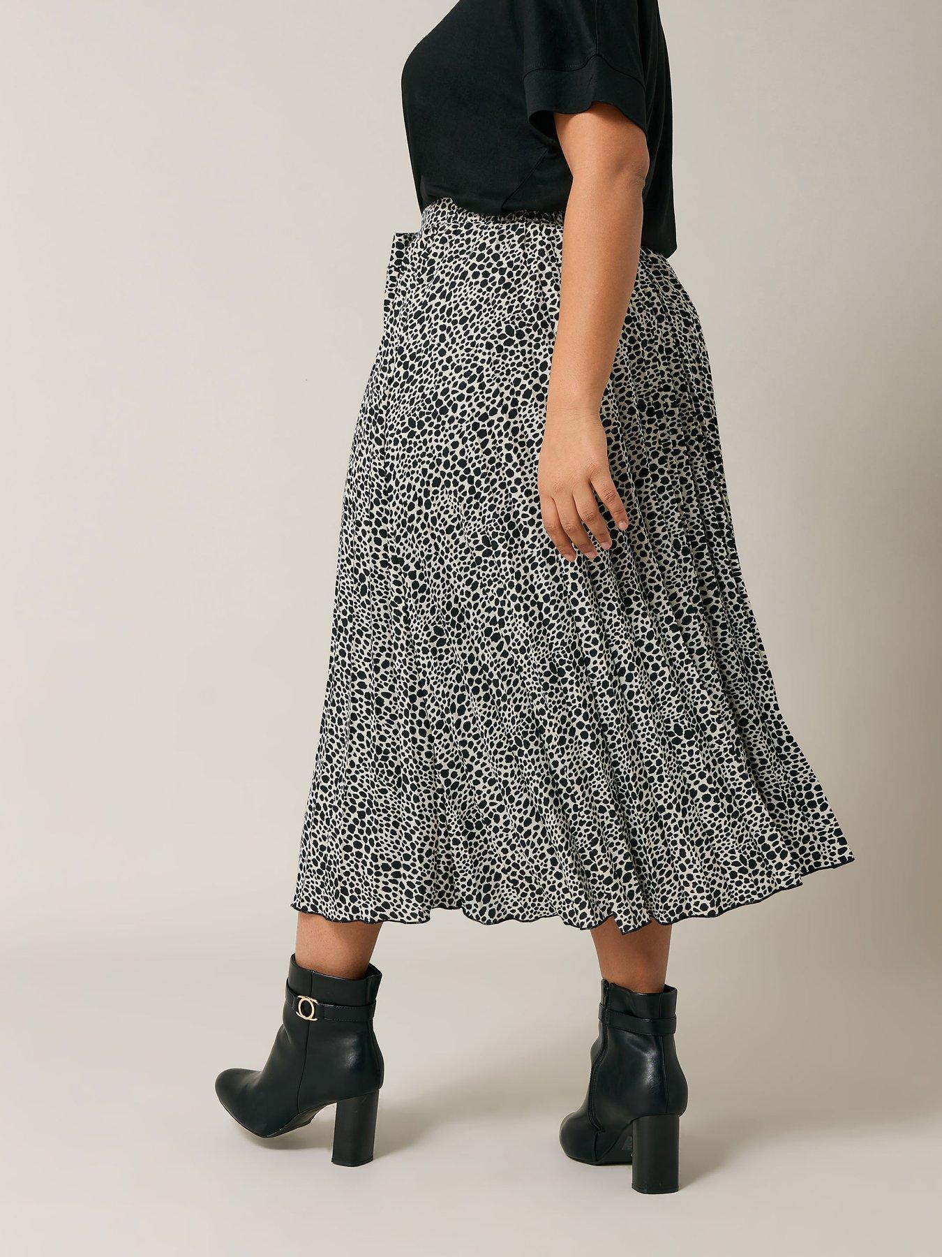 evans-pleated-skirtstillFront