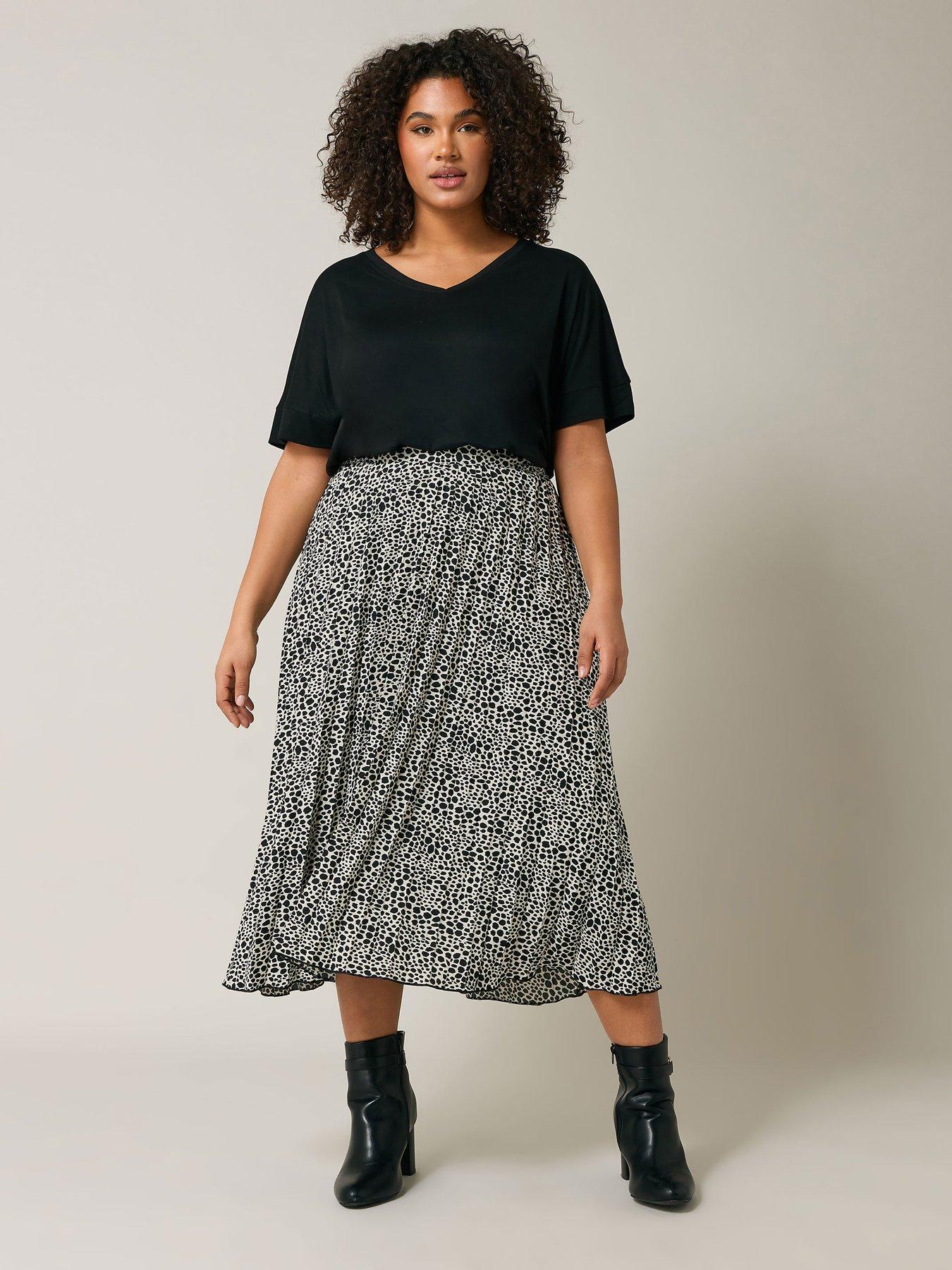 evans-pleated-skirtback