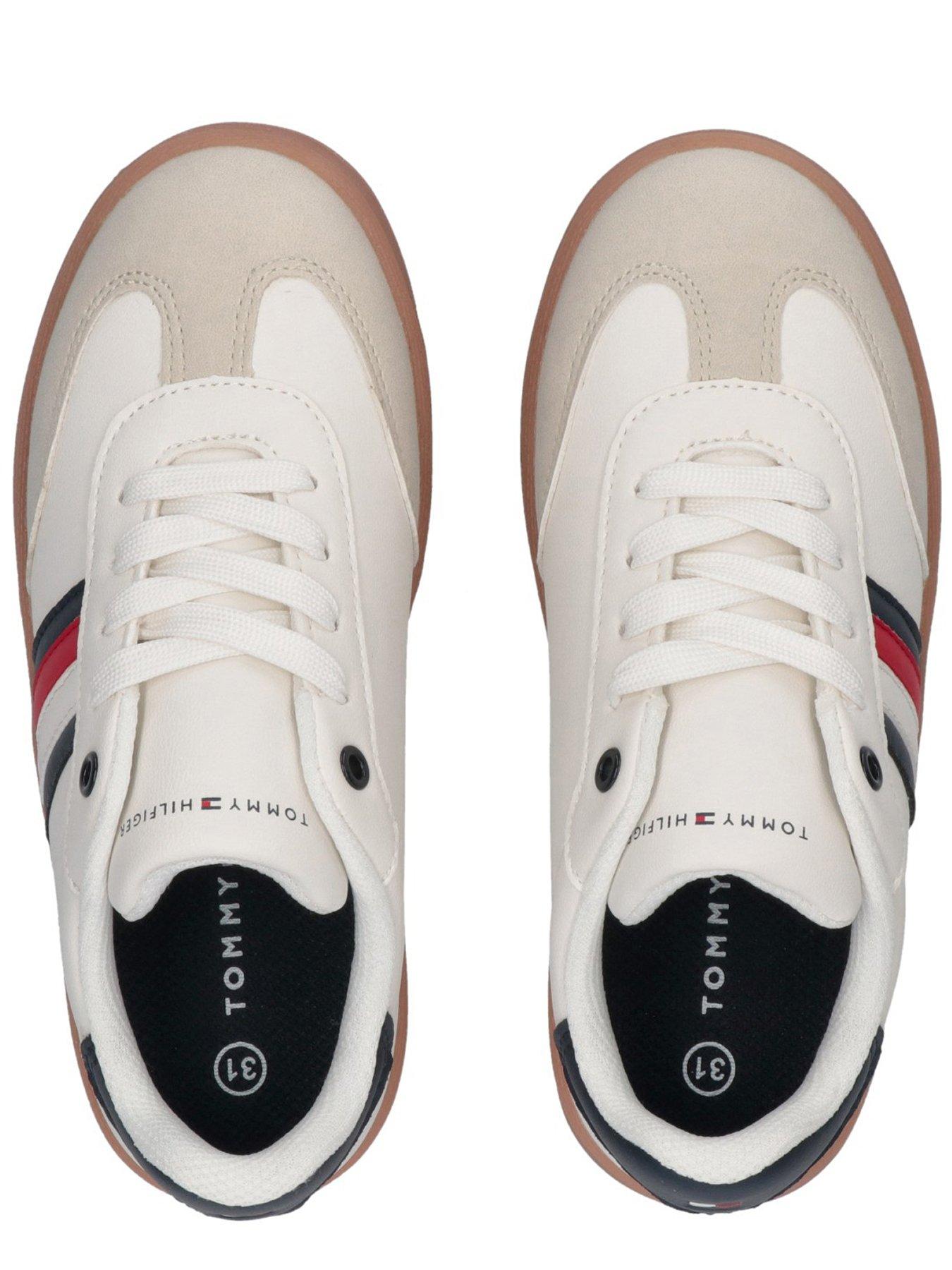 tommy-hilfiger-kids-jack-stripe-low-cut-lace-up-sneakers-off-whiteoutfit