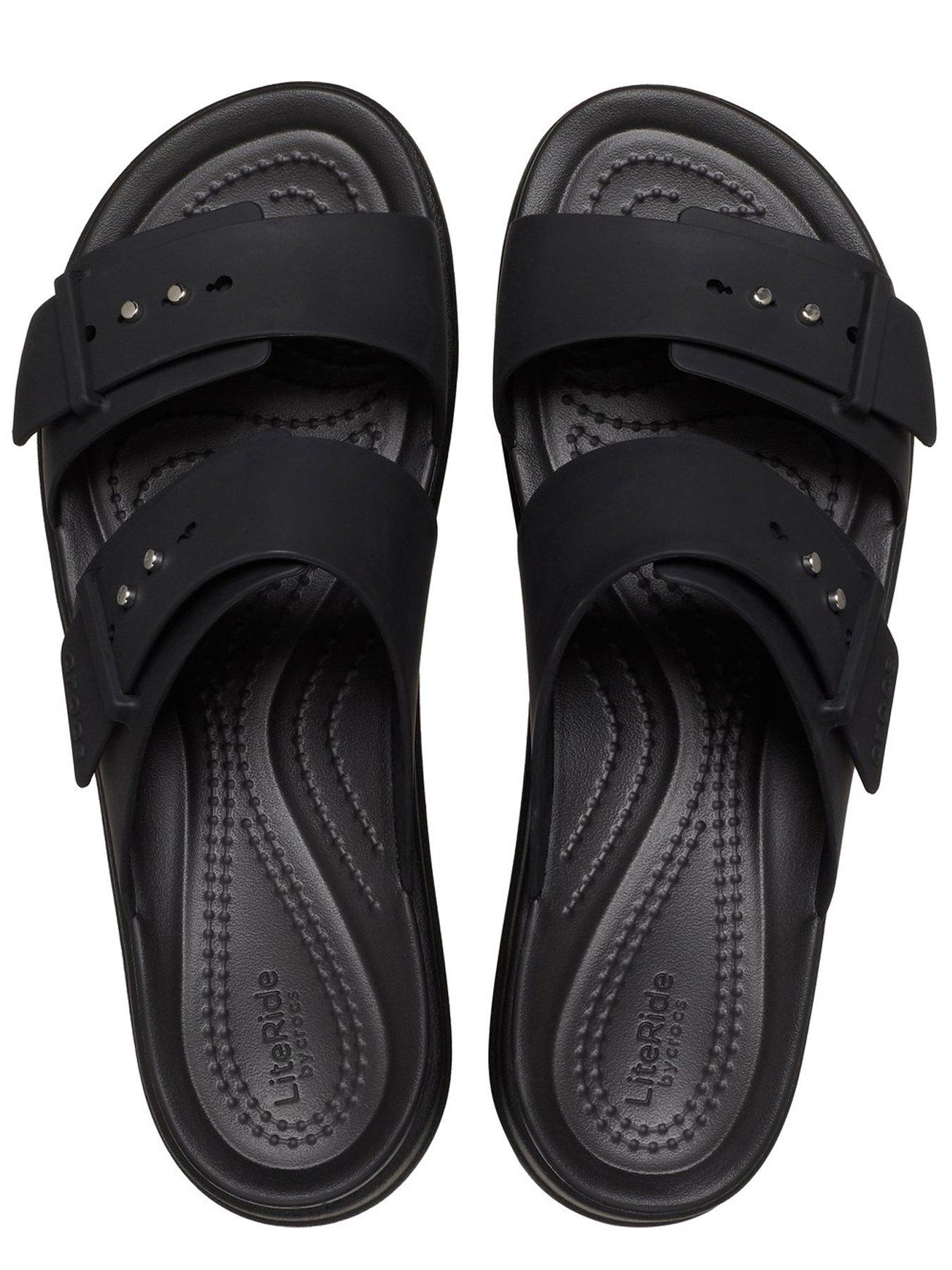 crocs-brooklyn-buckle-low-wedge--blackoutfit