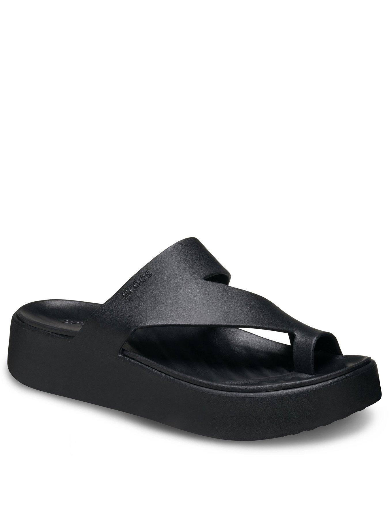 crocs-getaway-platform-toe-loop-sandal-blackstillFront
