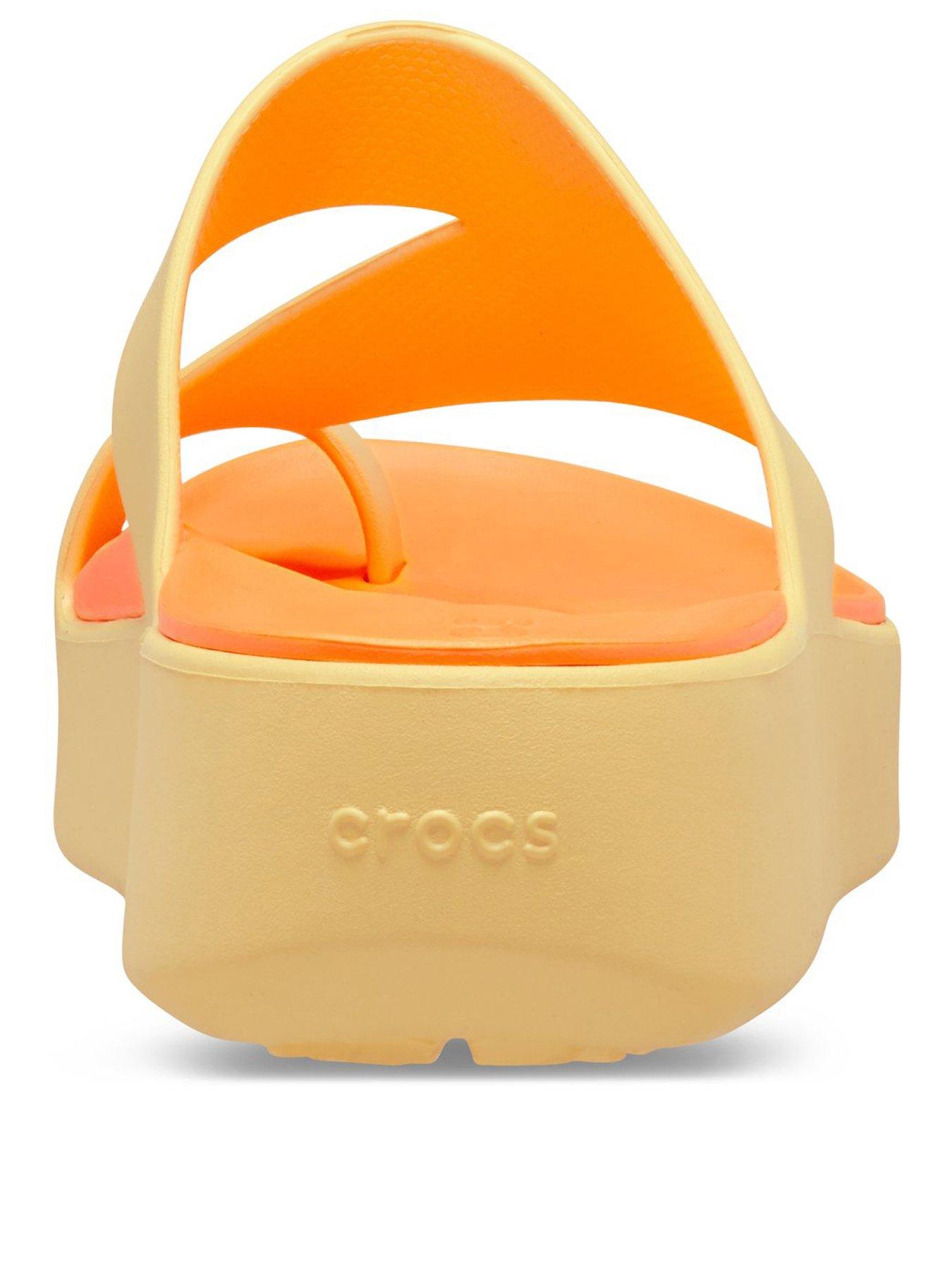 crocs-getaway-platform-toe-loop-sandal-orangeback