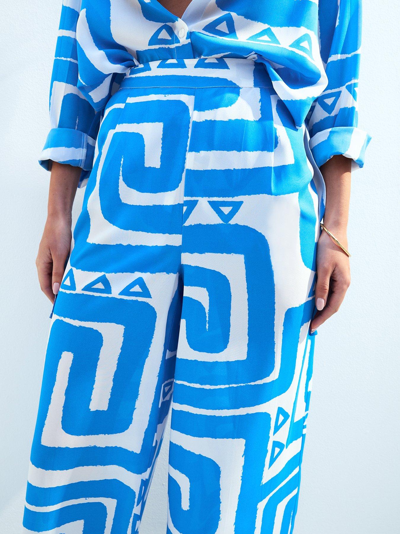 new-look-blue-swirl-patterned-wide-leg-beach-trousersoutfit