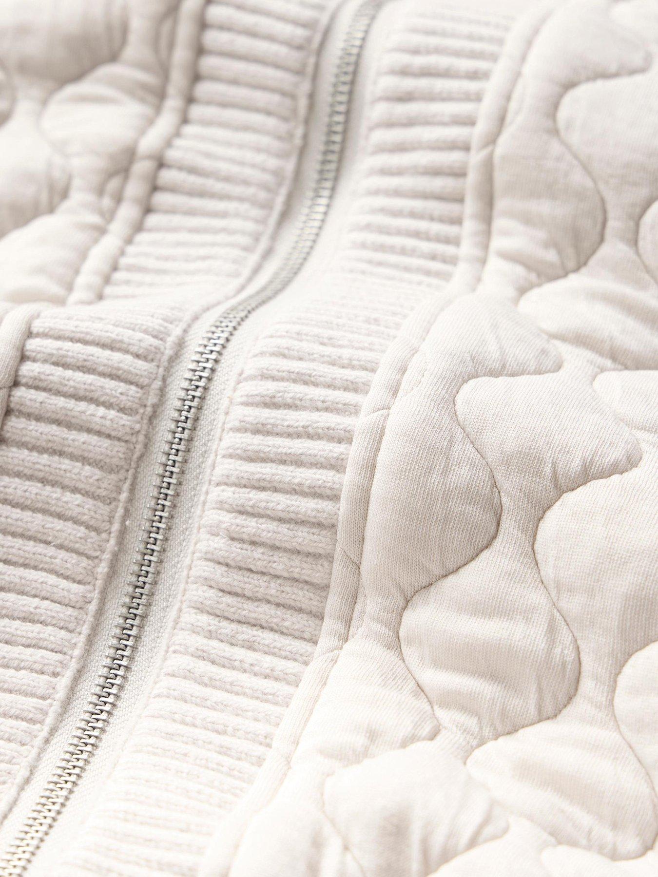 mint-velvet-ivory-quilt-giletdetail