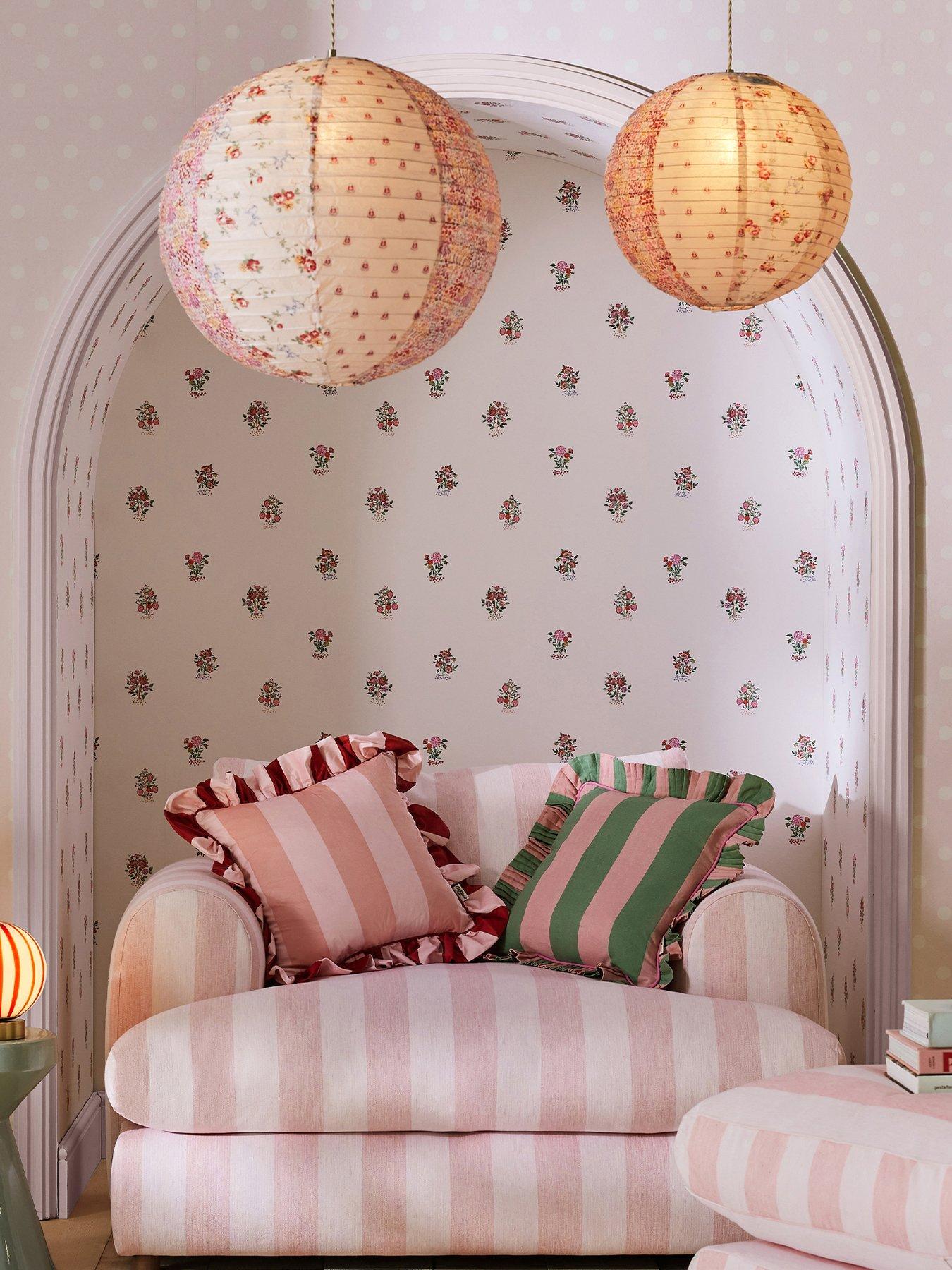 cath-kidston-kingdom-posey-rose-wallpaper