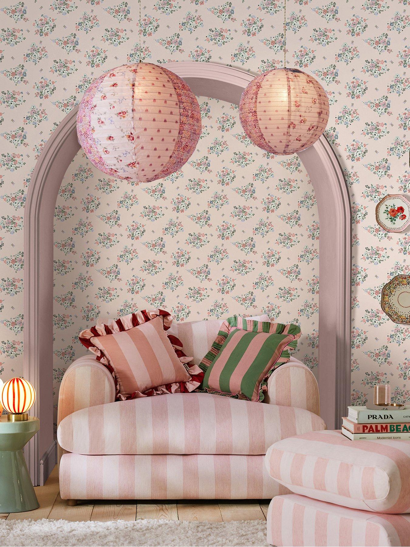 cath-kidston-clifton-floral-pink-wallpaper