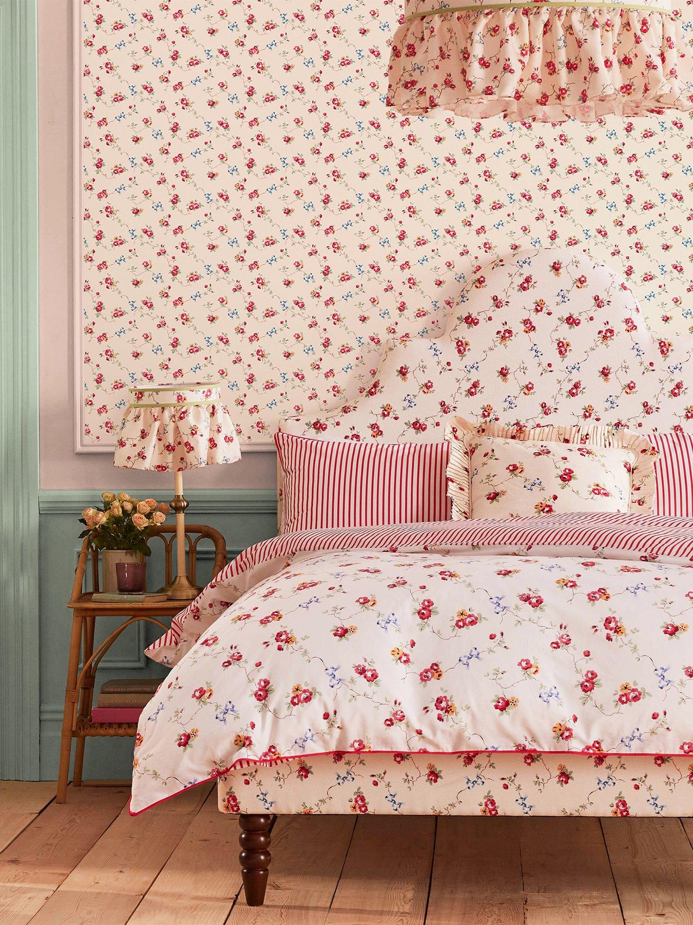 undefined Rose & Bows Cream Wallpaper