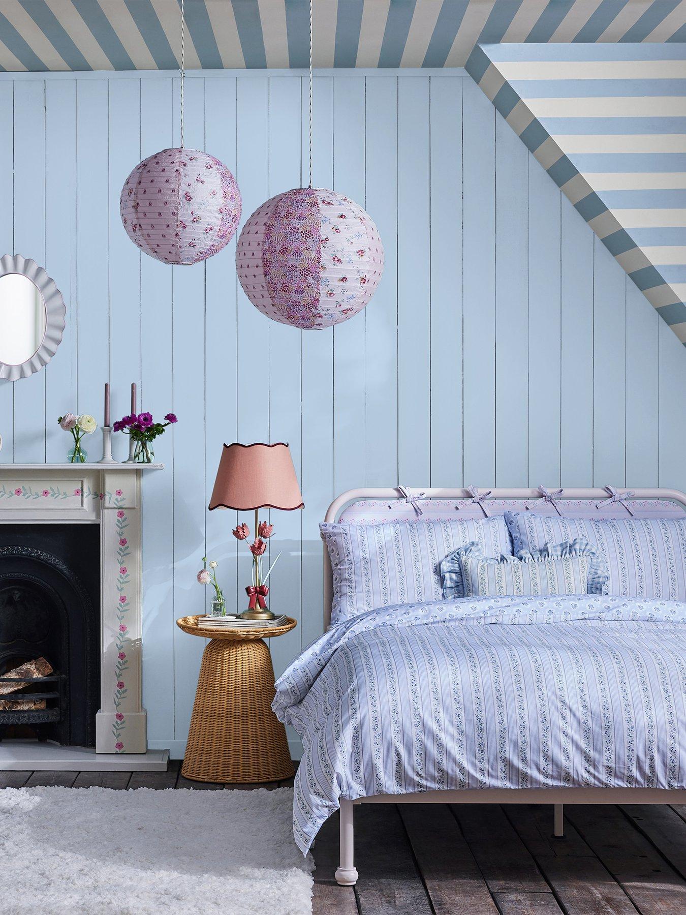 cath-kidston-canopy-stripe-blue-wallpaper