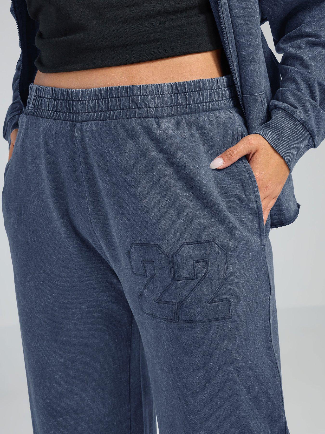 yours-curve-acid-wash-jogger-blueoutfit