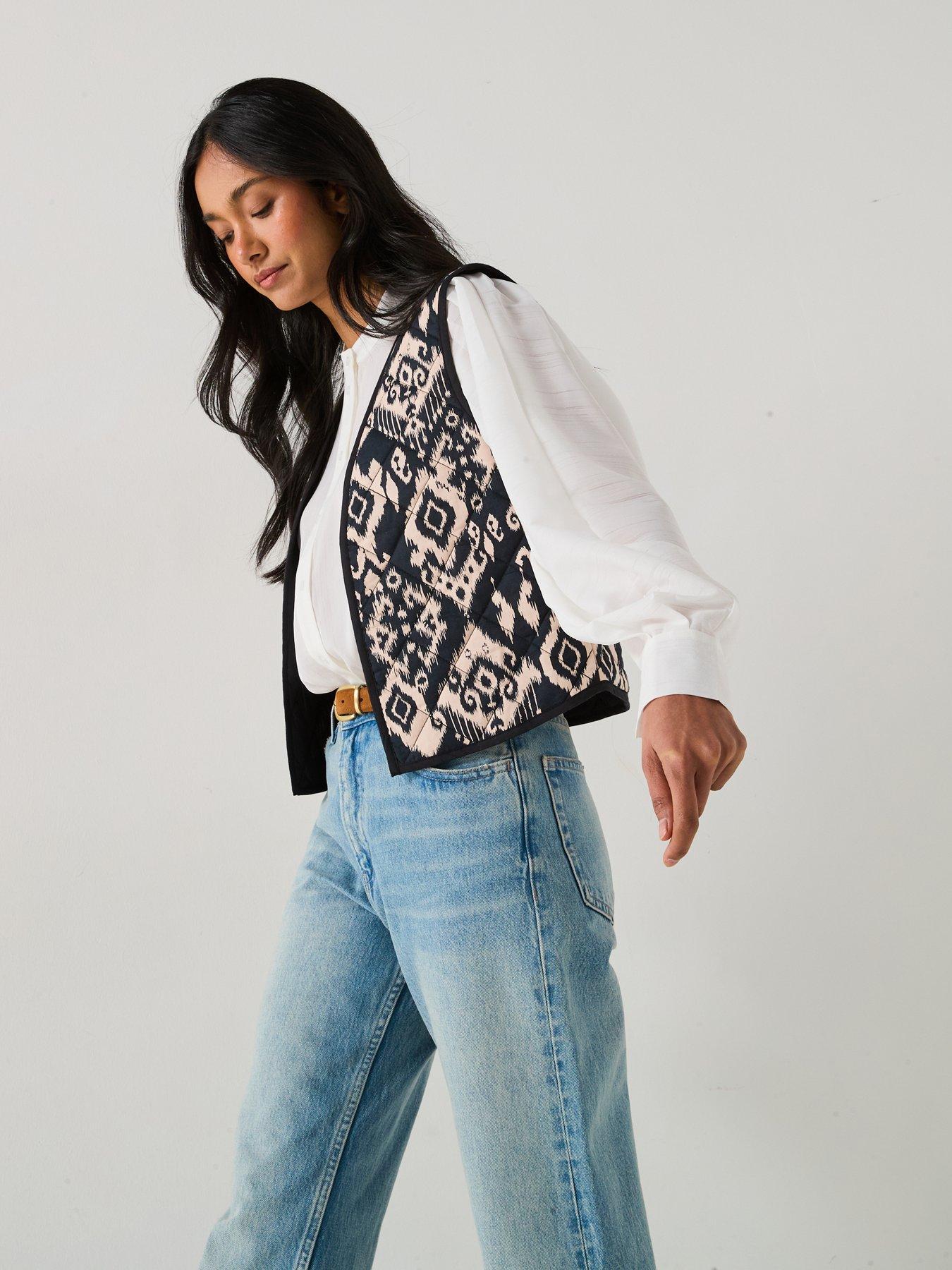 jdy-printed-quilted-waistcoat-jacket-blackdetail