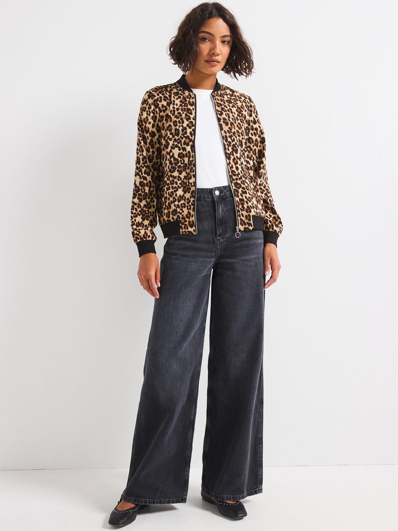 Image 3 of 6 of Vero Moda Coco Long Sleeve Bomber Jacket - Leopard Print