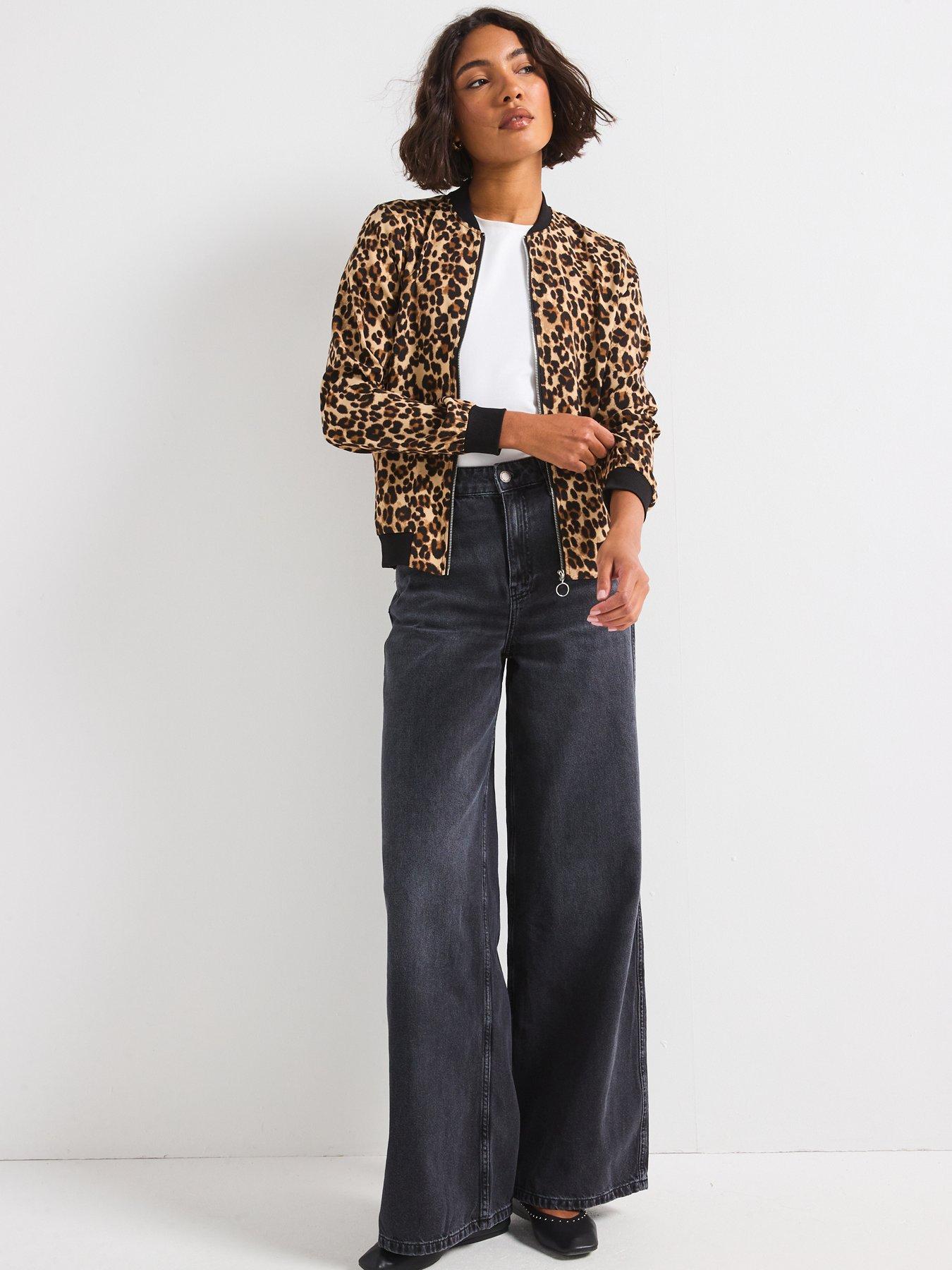 Image 5 of 6 of Vero Moda Coco Long Sleeve Bomber Jacket - Leopard Print