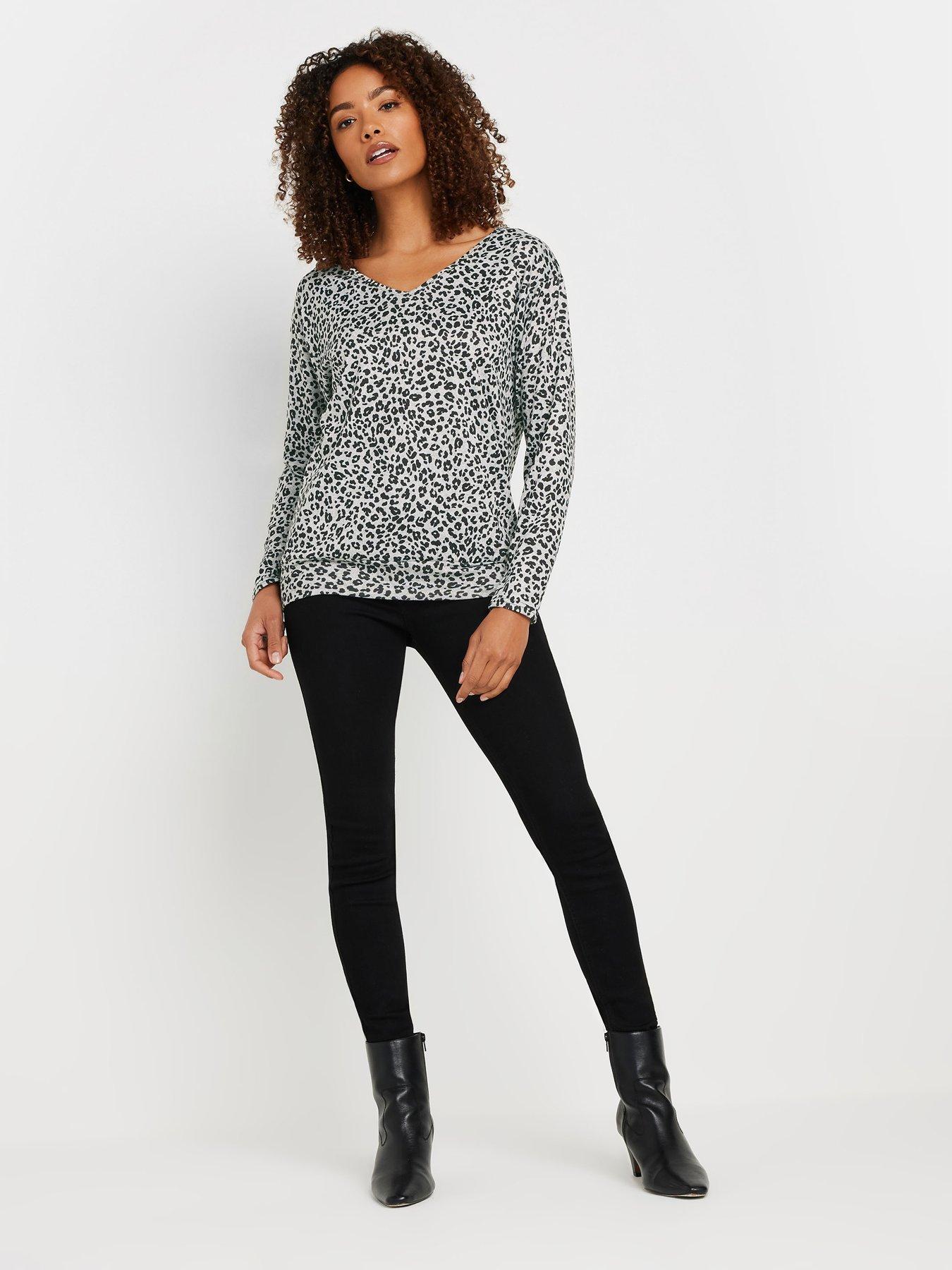 mco-leopard-print-v-neck-long-sleeve-topback