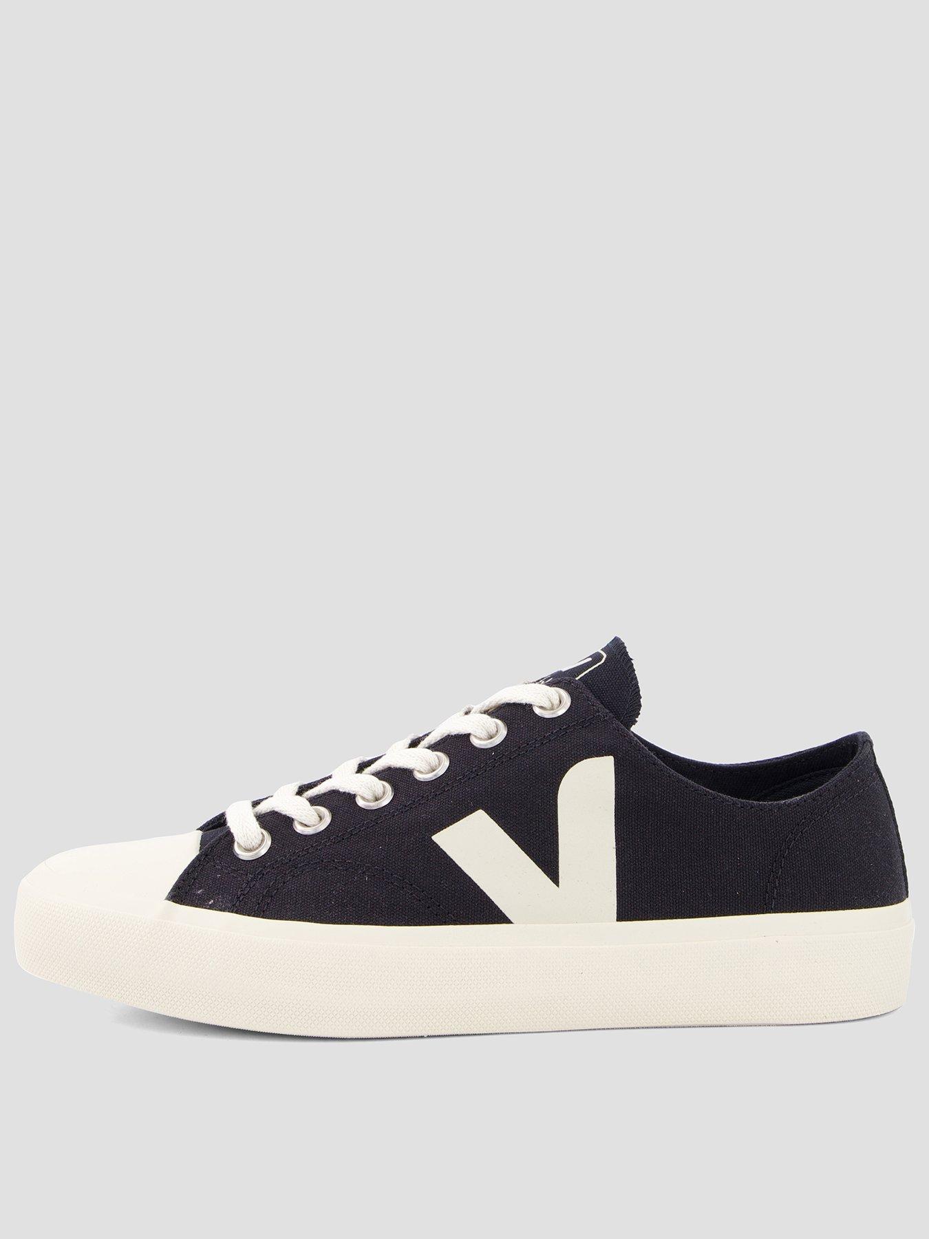 Veja Women's Wata Ii Low Trainers - Black
