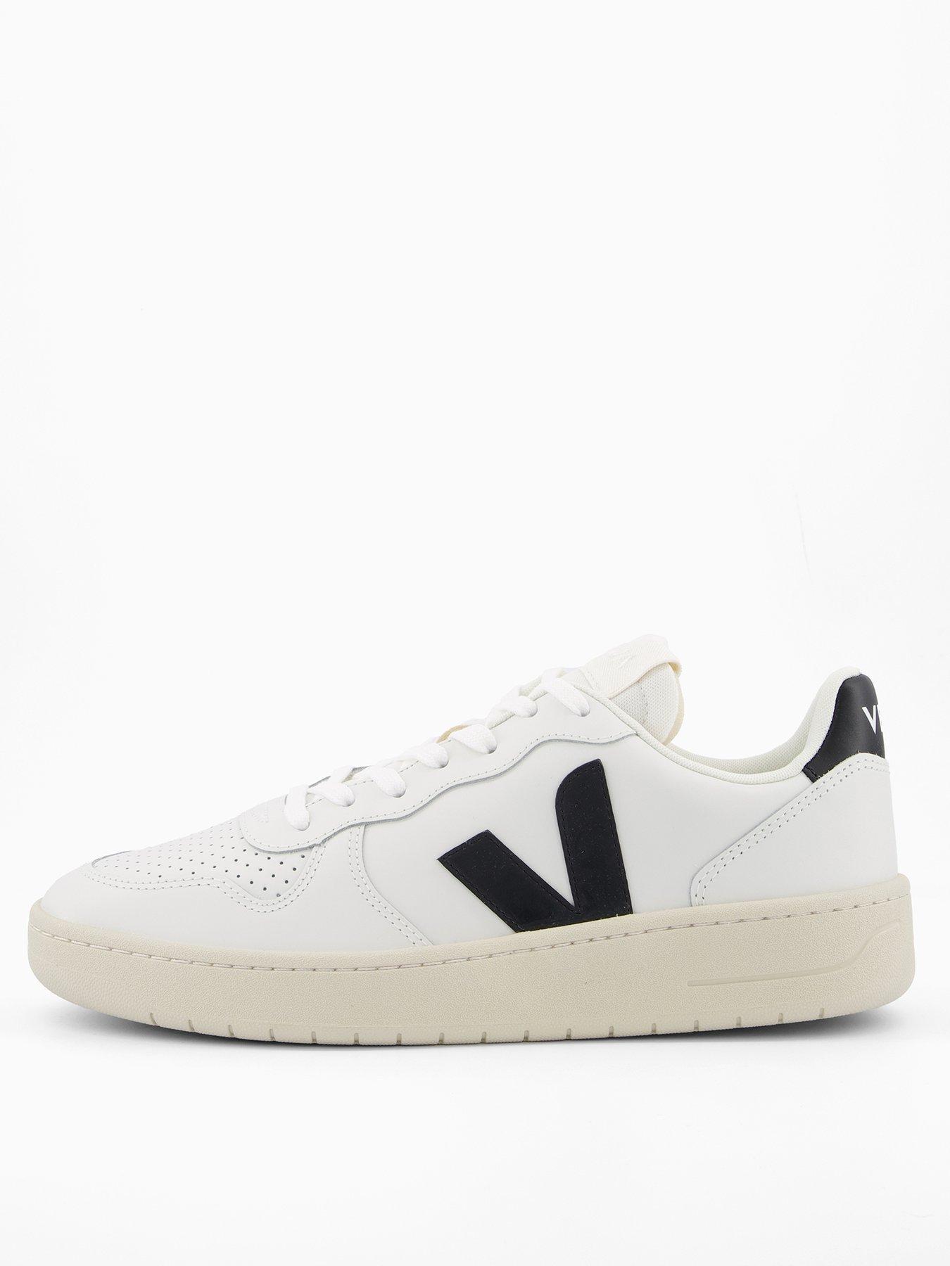 Image of Veja Men's V-10 Trainers - White/Black