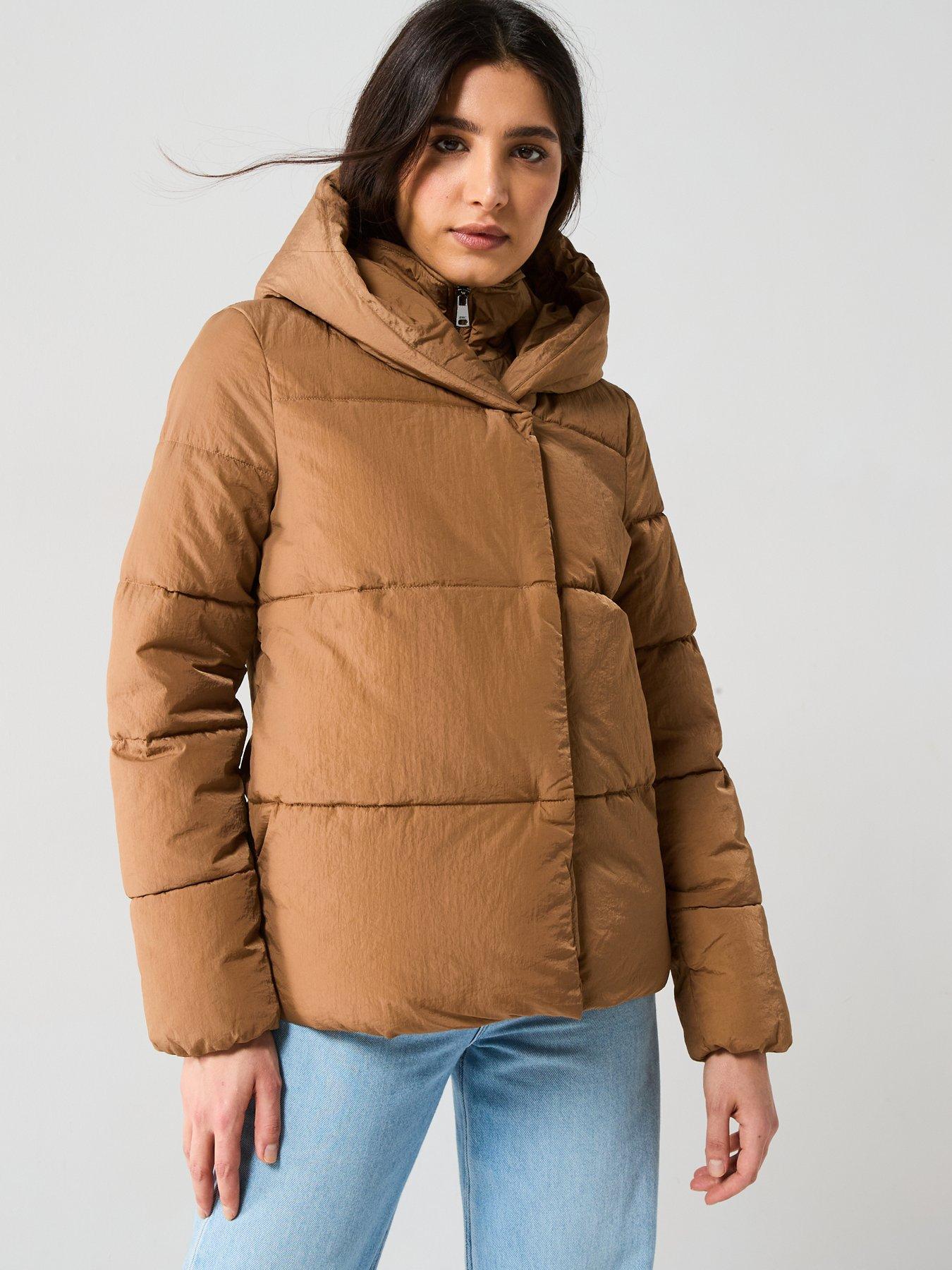 only-sydney-sara-puffer-jacket-beigeoutfit