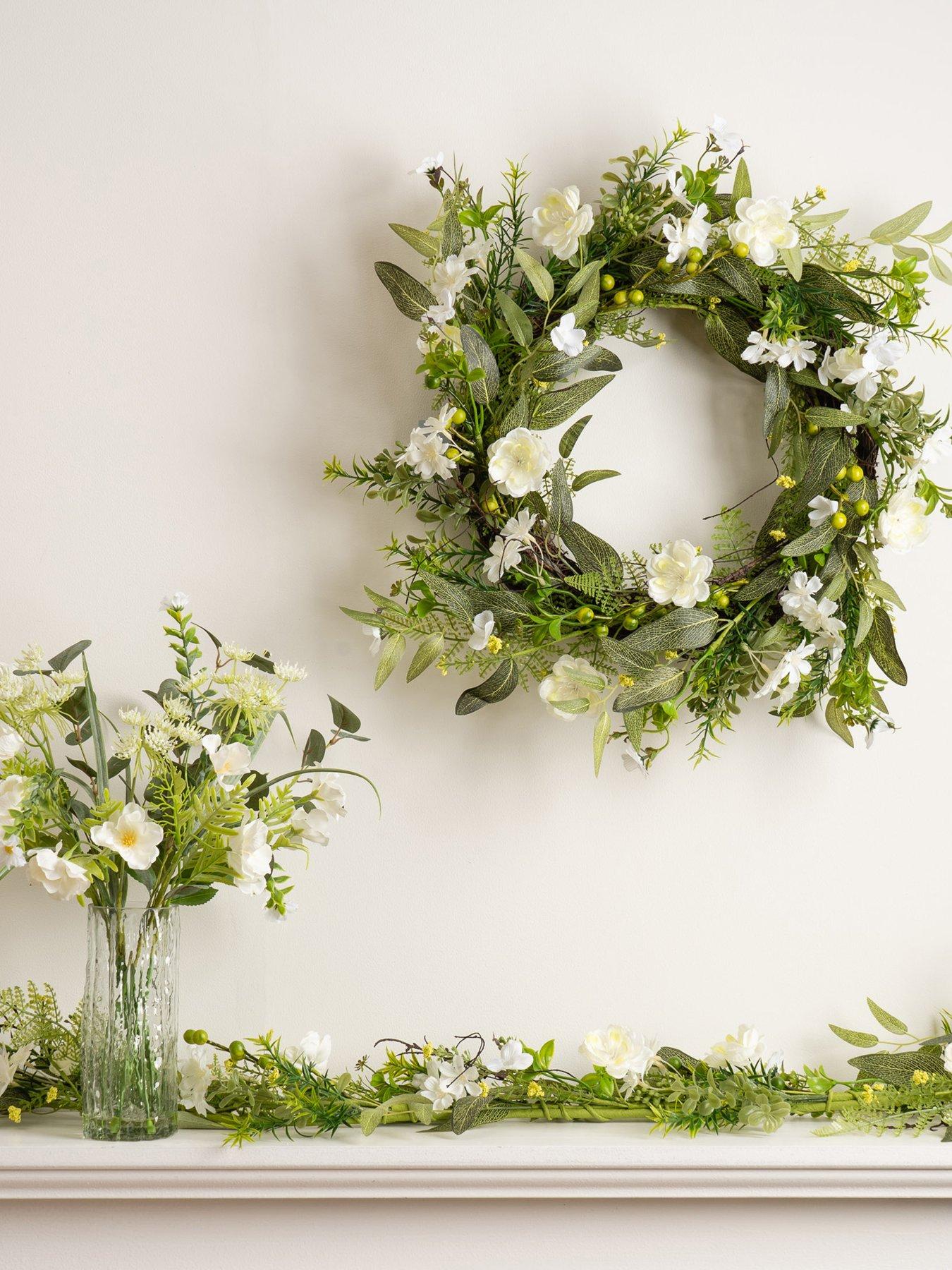 undefined 55cm Artificial White Floral Daisy Wreath